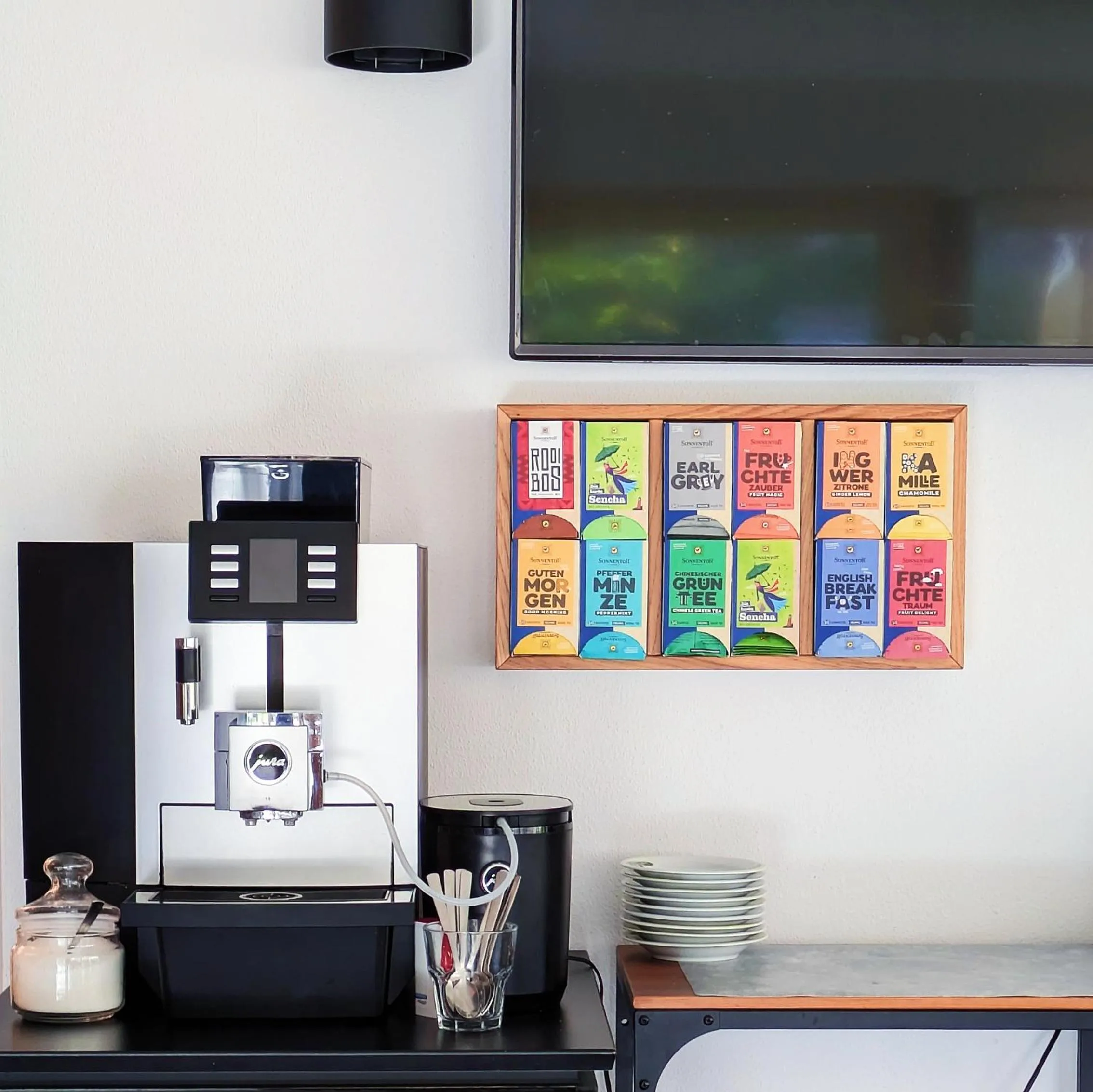 Coffee/tea facilities in GästeHAUS & HOFladen Familie Öllerer
