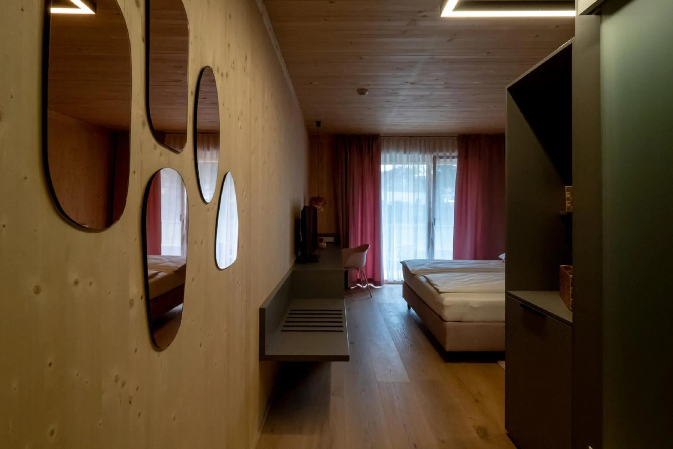 TV and multimedia, Bed in GästeHAUS & HOFladen Familie Öllerer