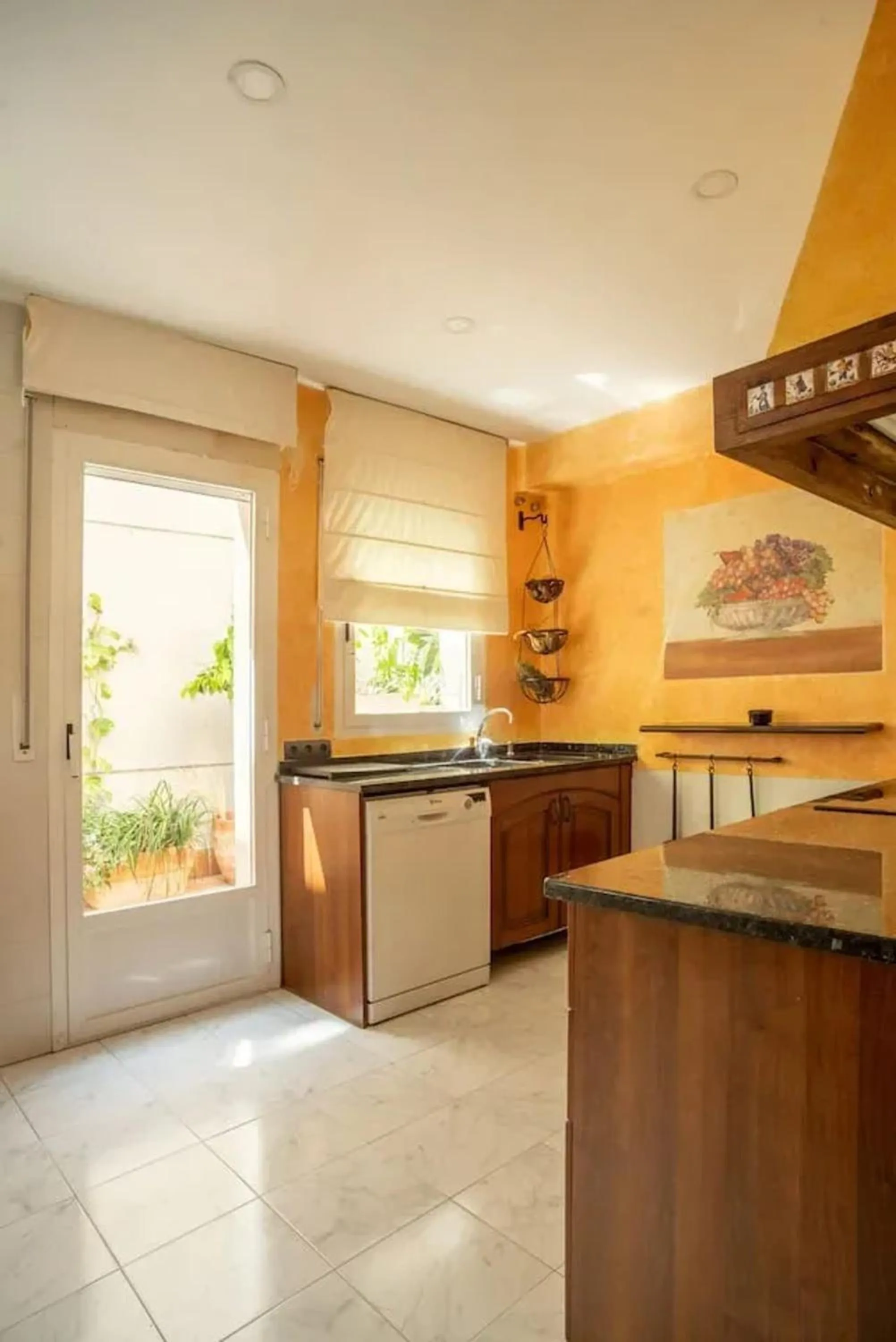 Kitchen or kitchenette in Comfortable House in Sitges with Shared Pool