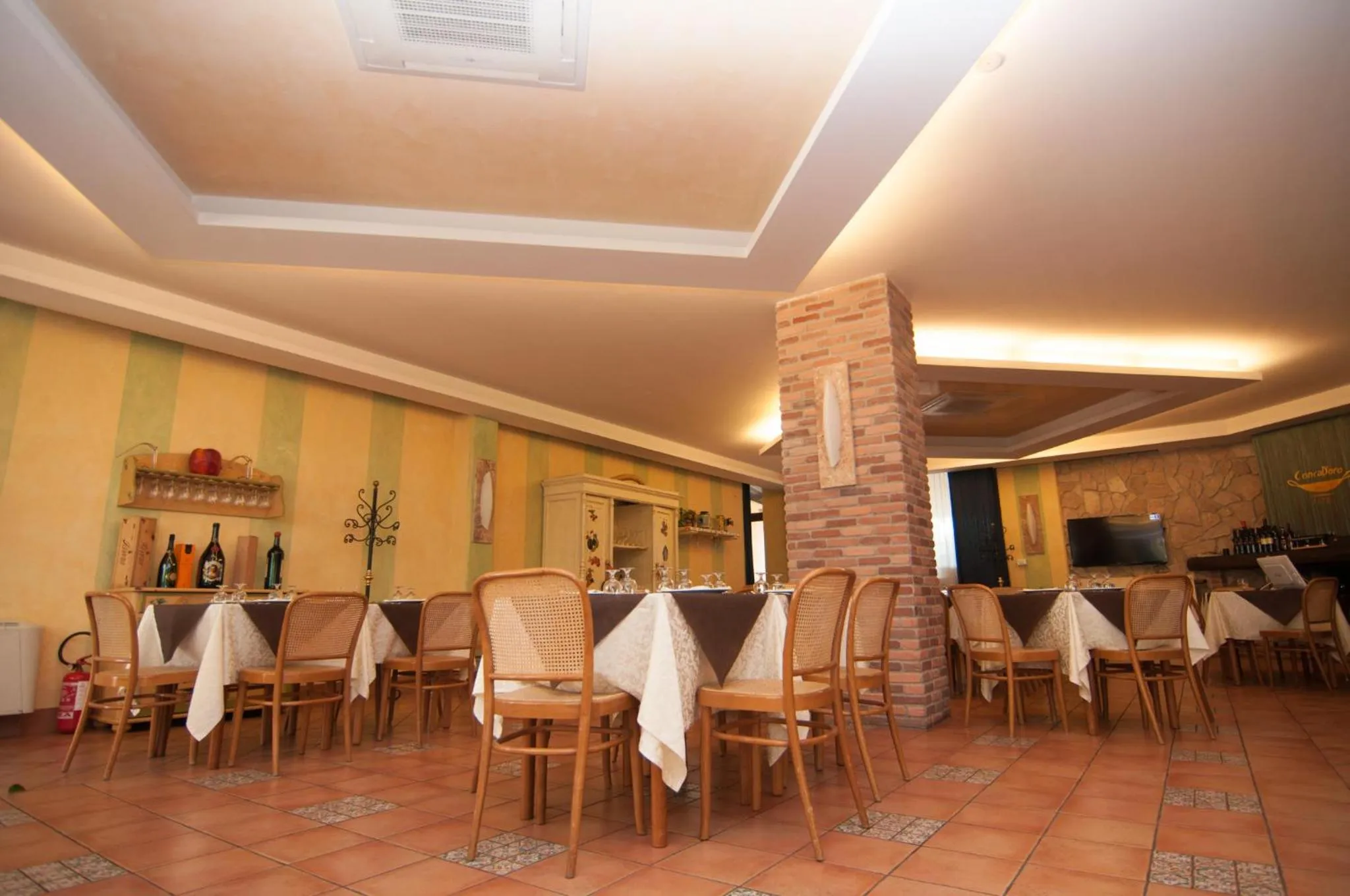 Restaurant/places to eat in Albergo Conca D'Oro