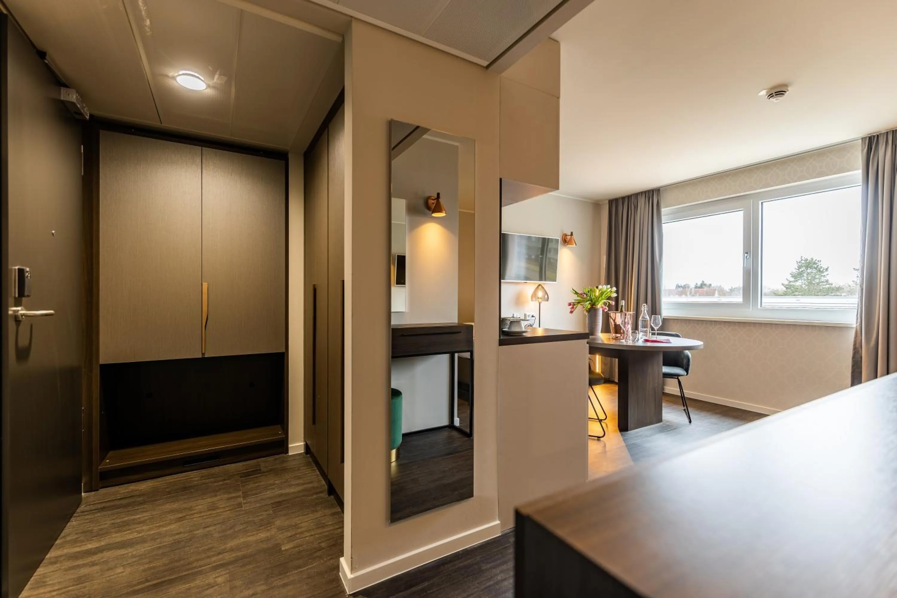 Photo of the whole room in MASEVEN München Messe Dornach