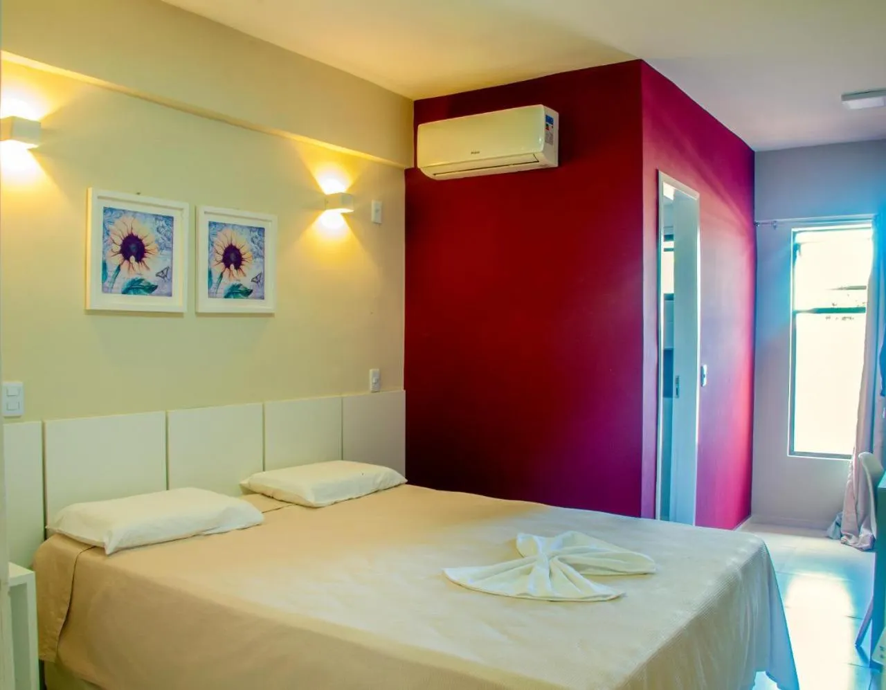 towels, Bed in Murano Center Hotel