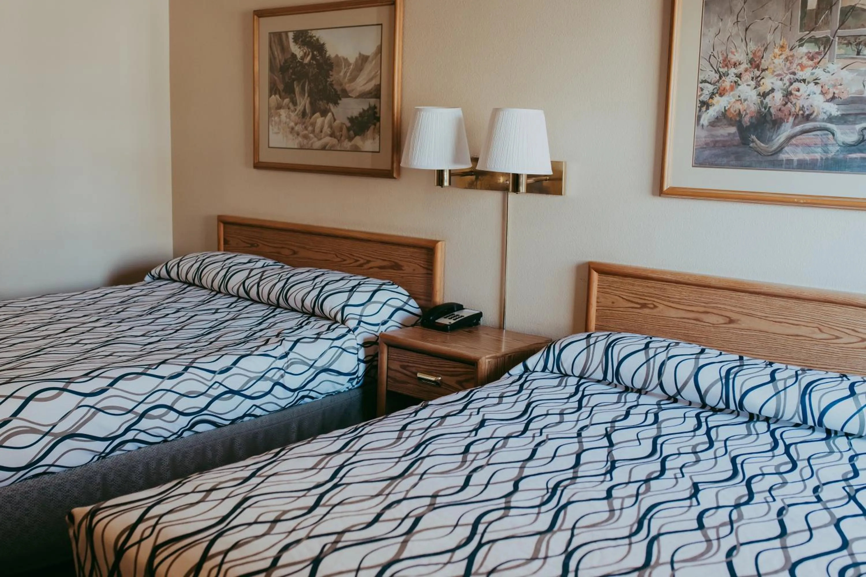 Bedroom, Bed in Carson City Plaza Hotel