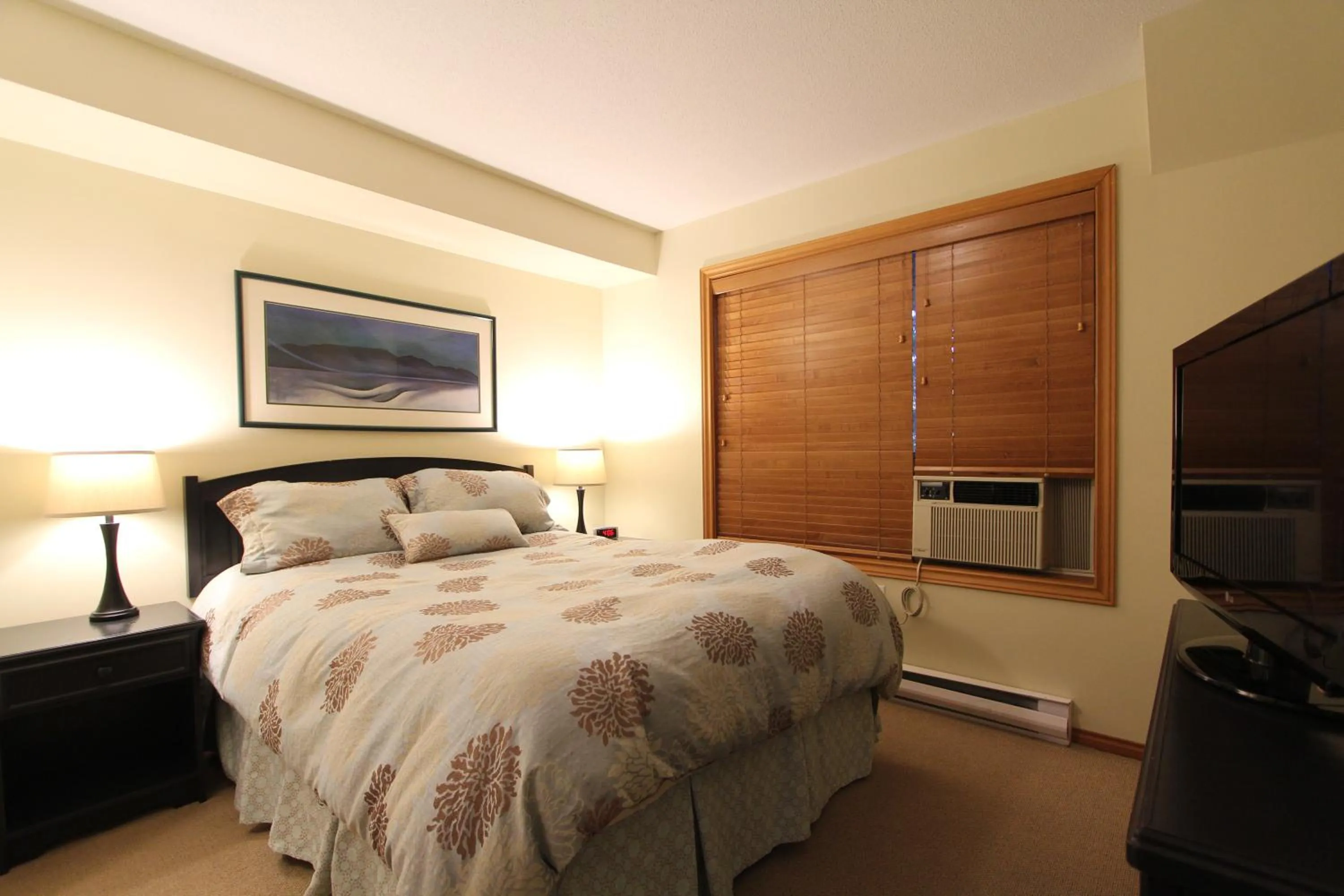 Bedroom, Bed in Glacier's Reach by Whistler Retreats