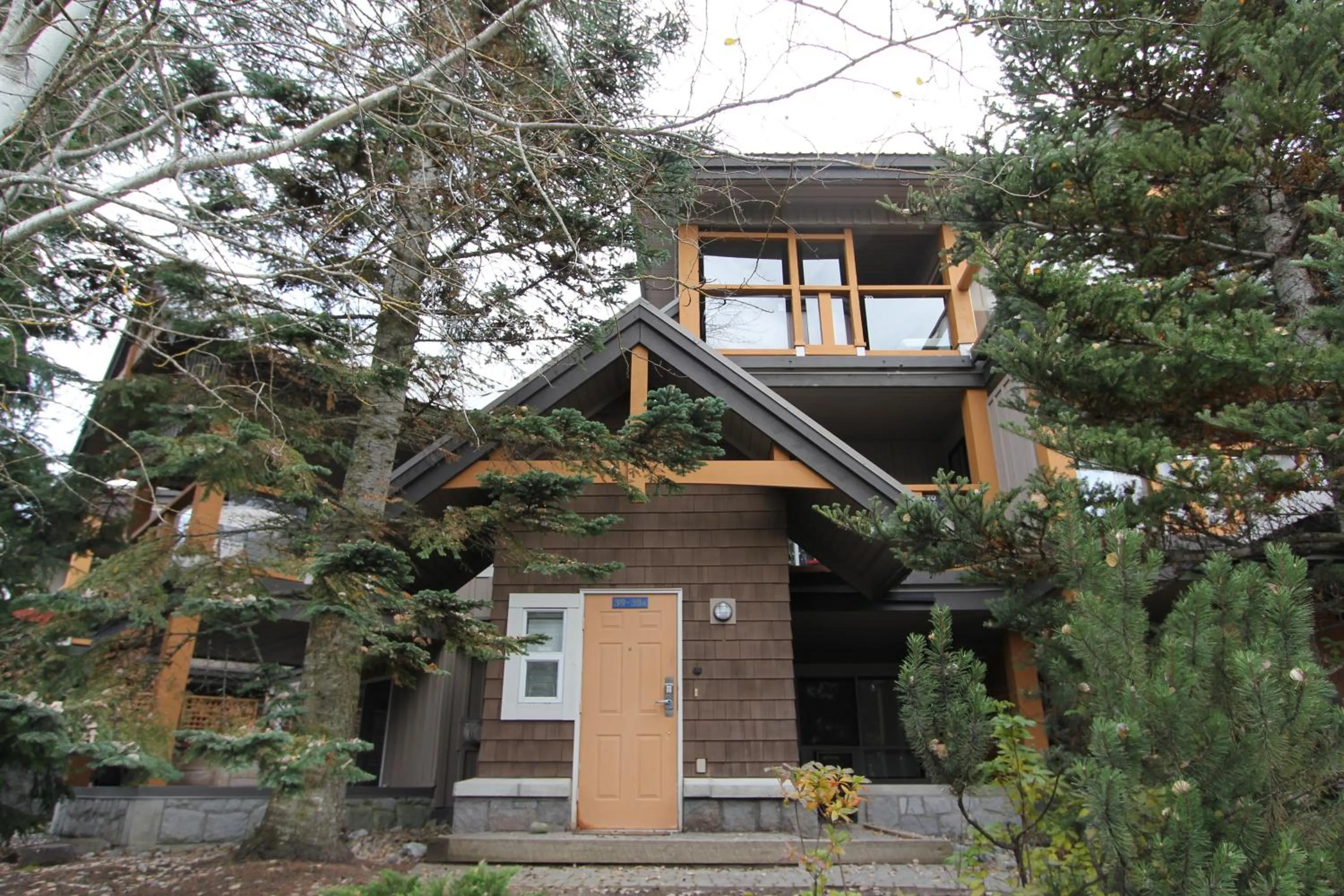 Facade/entrance in Glacier's Reach by Whistler Retreats