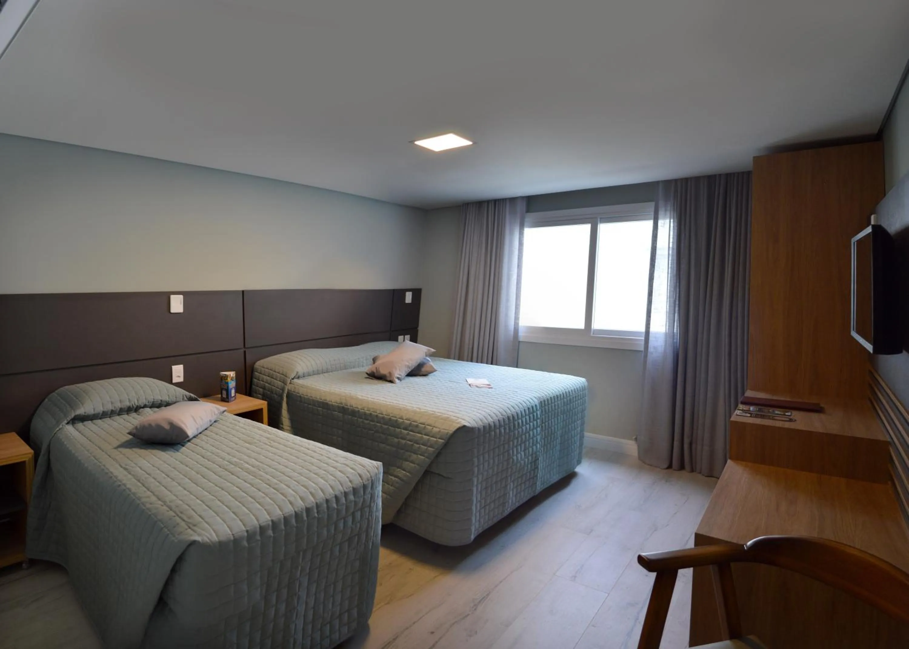 Photo of the whole room, Bed in Sky Palace Hotel