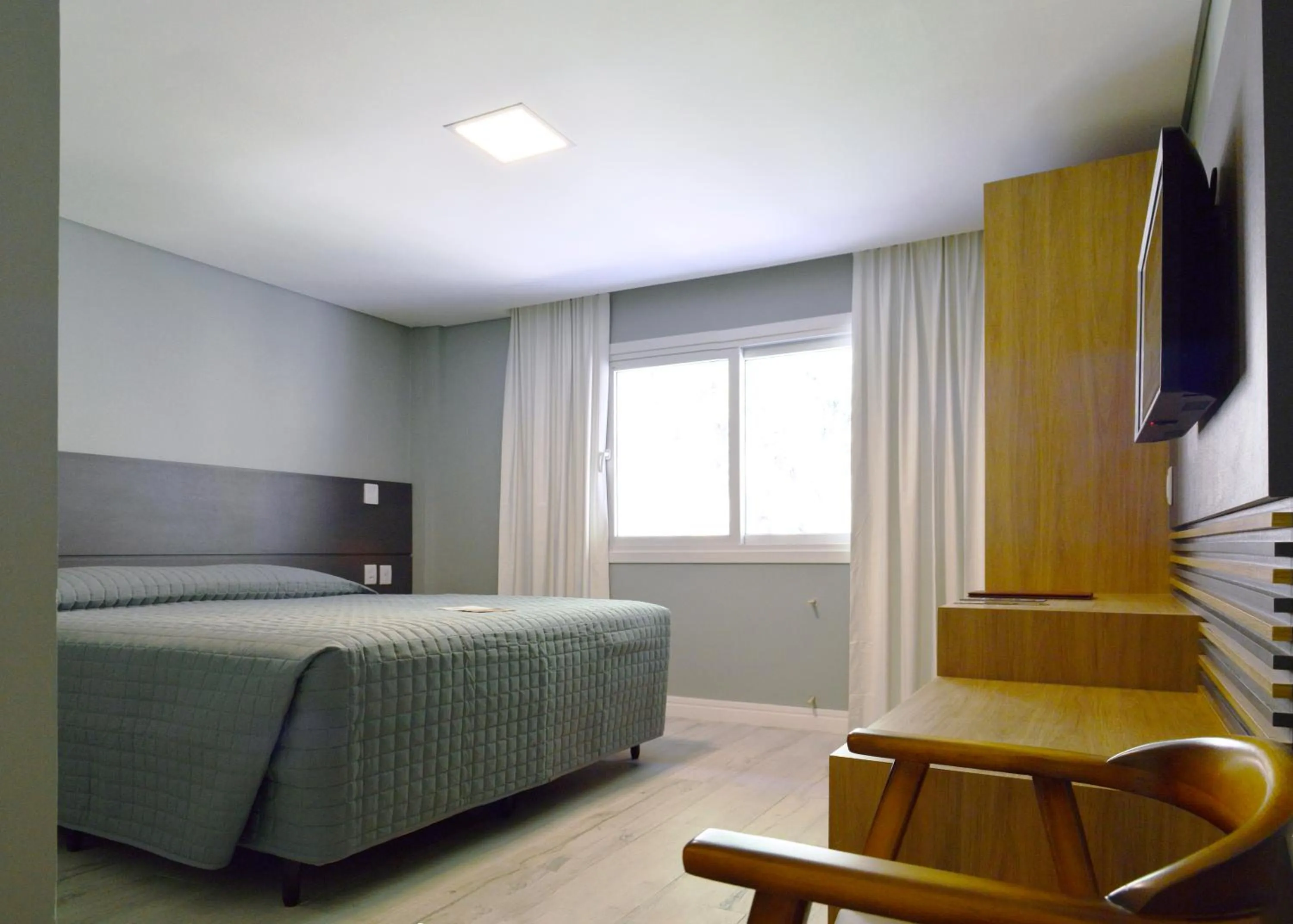 Photo of the whole room, Bed in Sky Palace Hotel