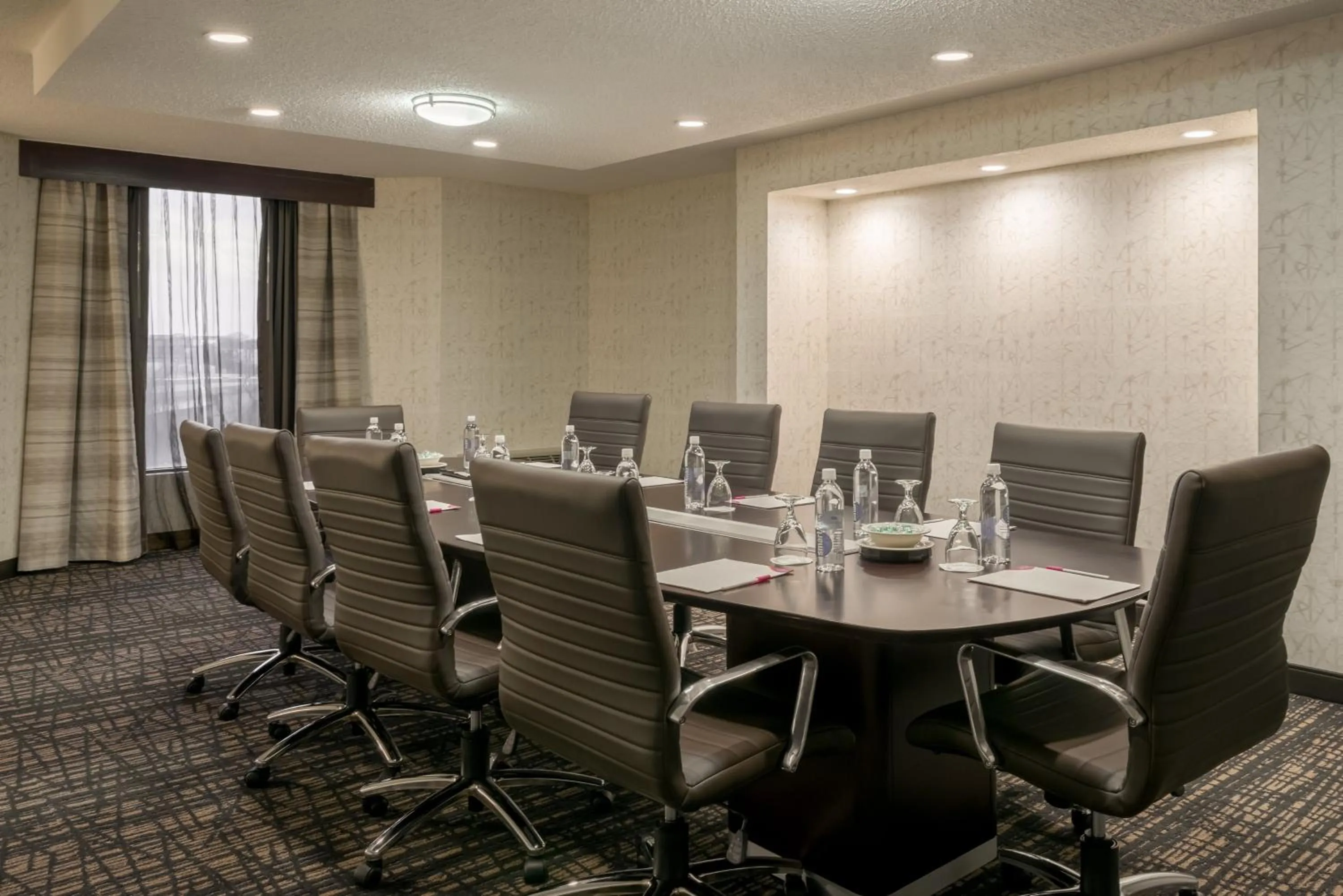 Meeting/conference room in Crowne Plaza Annapolis by IHG