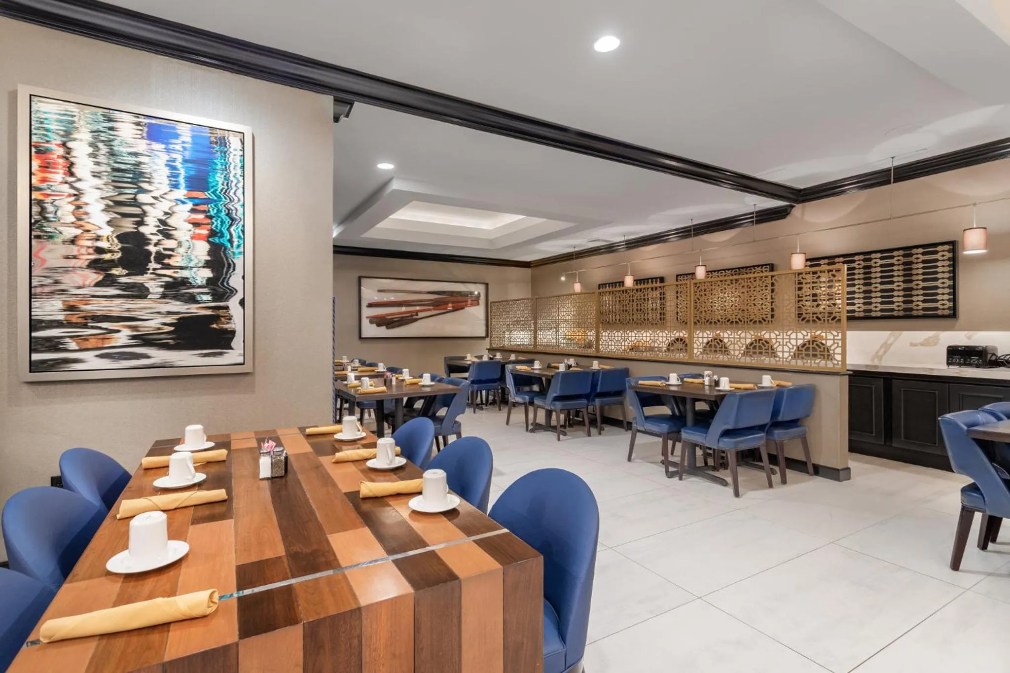 Restaurant/places to eat in Crowne Plaza Annapolis by IHG