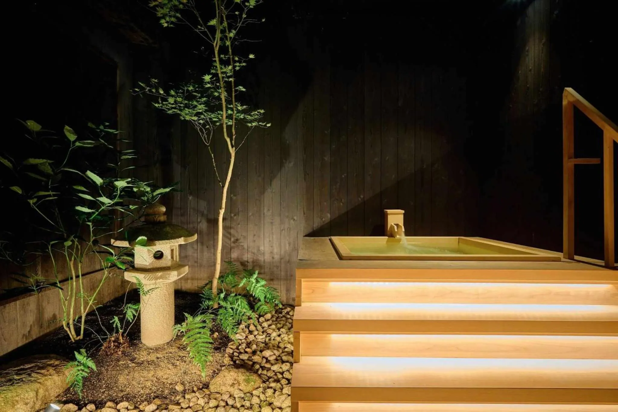 Open Air Bath in Kyoto Machiya Zeniyacho