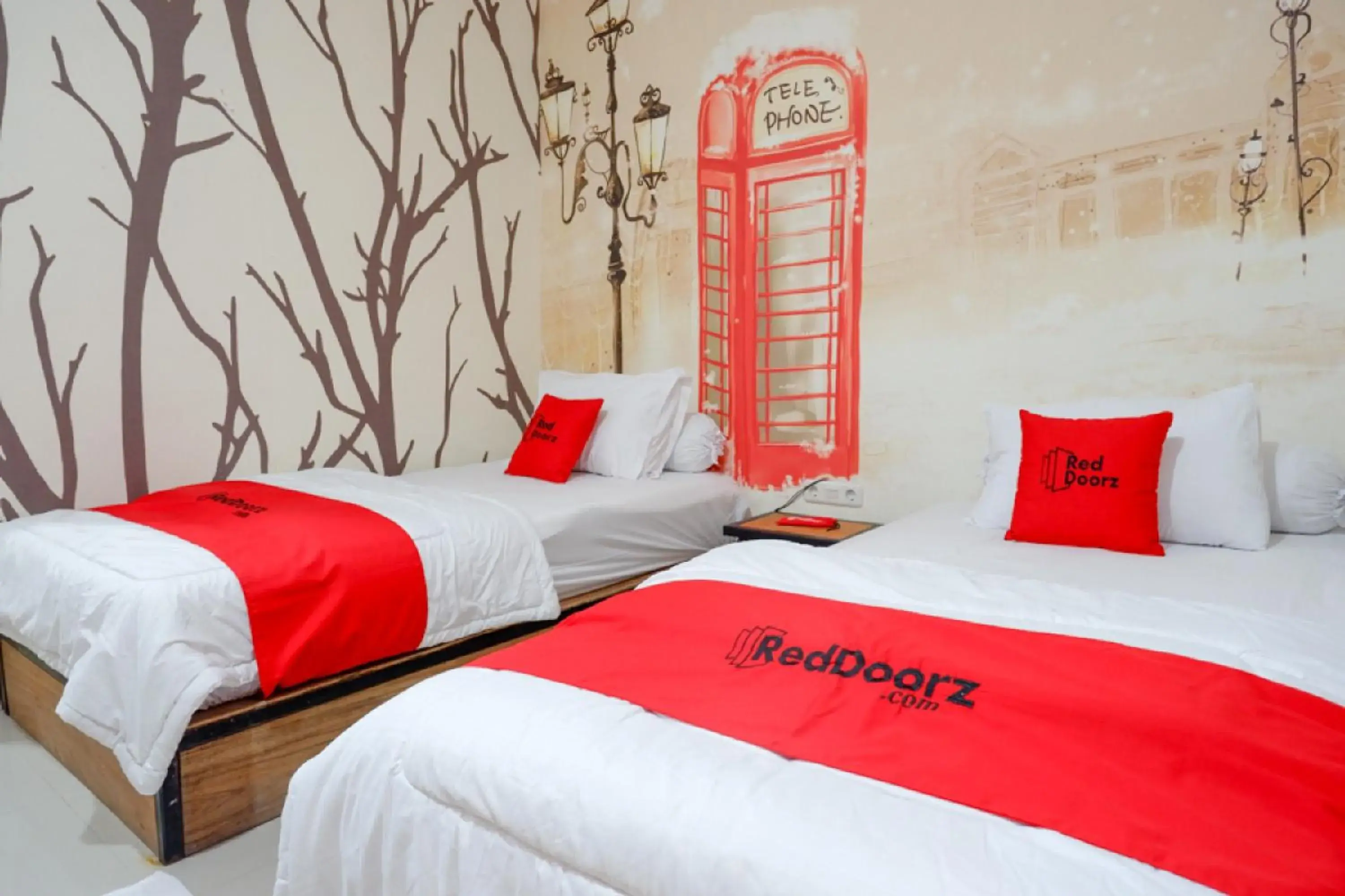 Twin Room in RedDoorz Syariah near Universitas Negeri Gorontalo 2 Twin Room in RedDoorz Syariah near Universitas Negeri Gorontalo 2