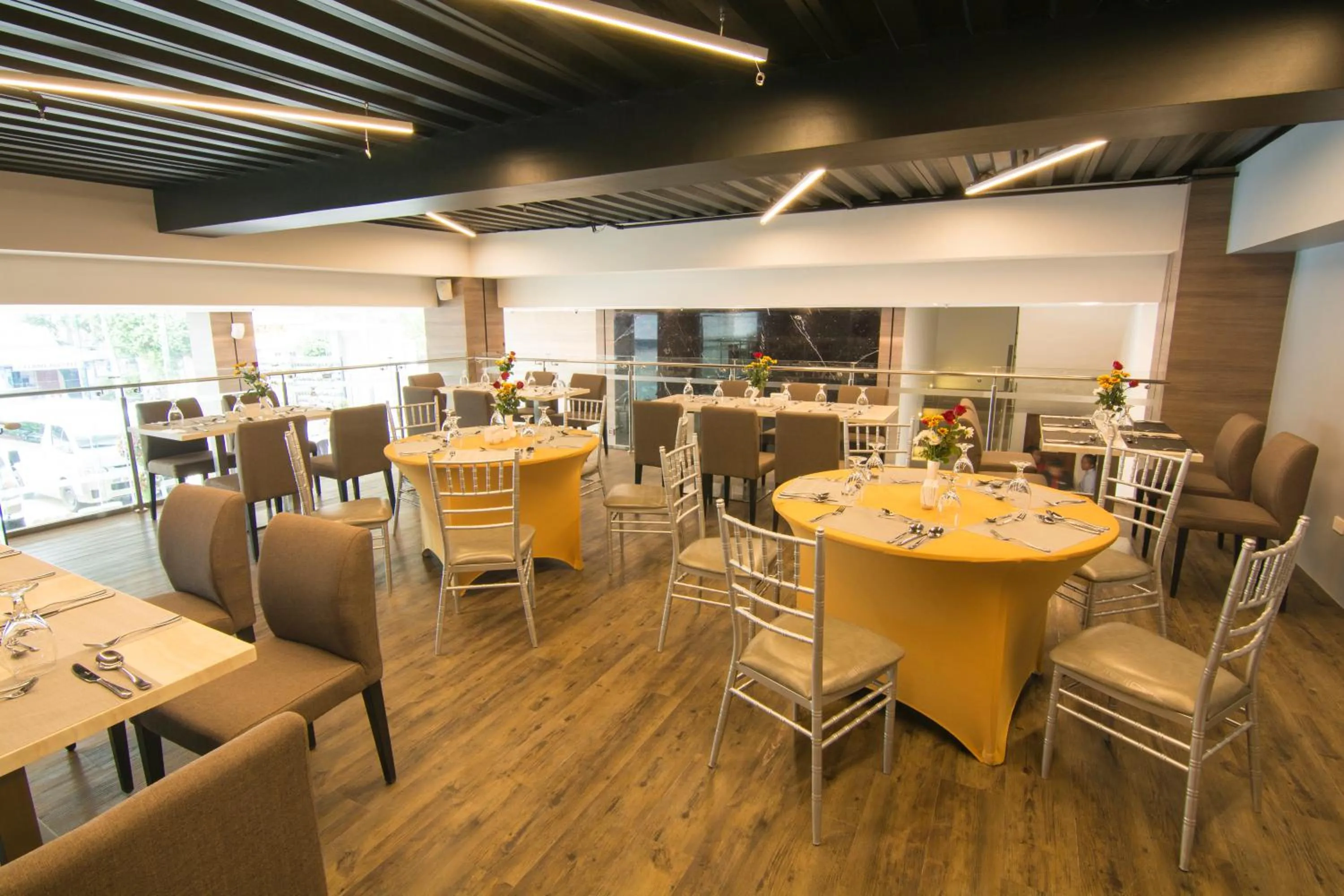 Restaurant/places to eat in Mango Suites Cauayan