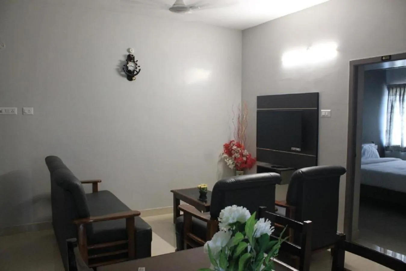 Living room in Viswa Residency by Azalea