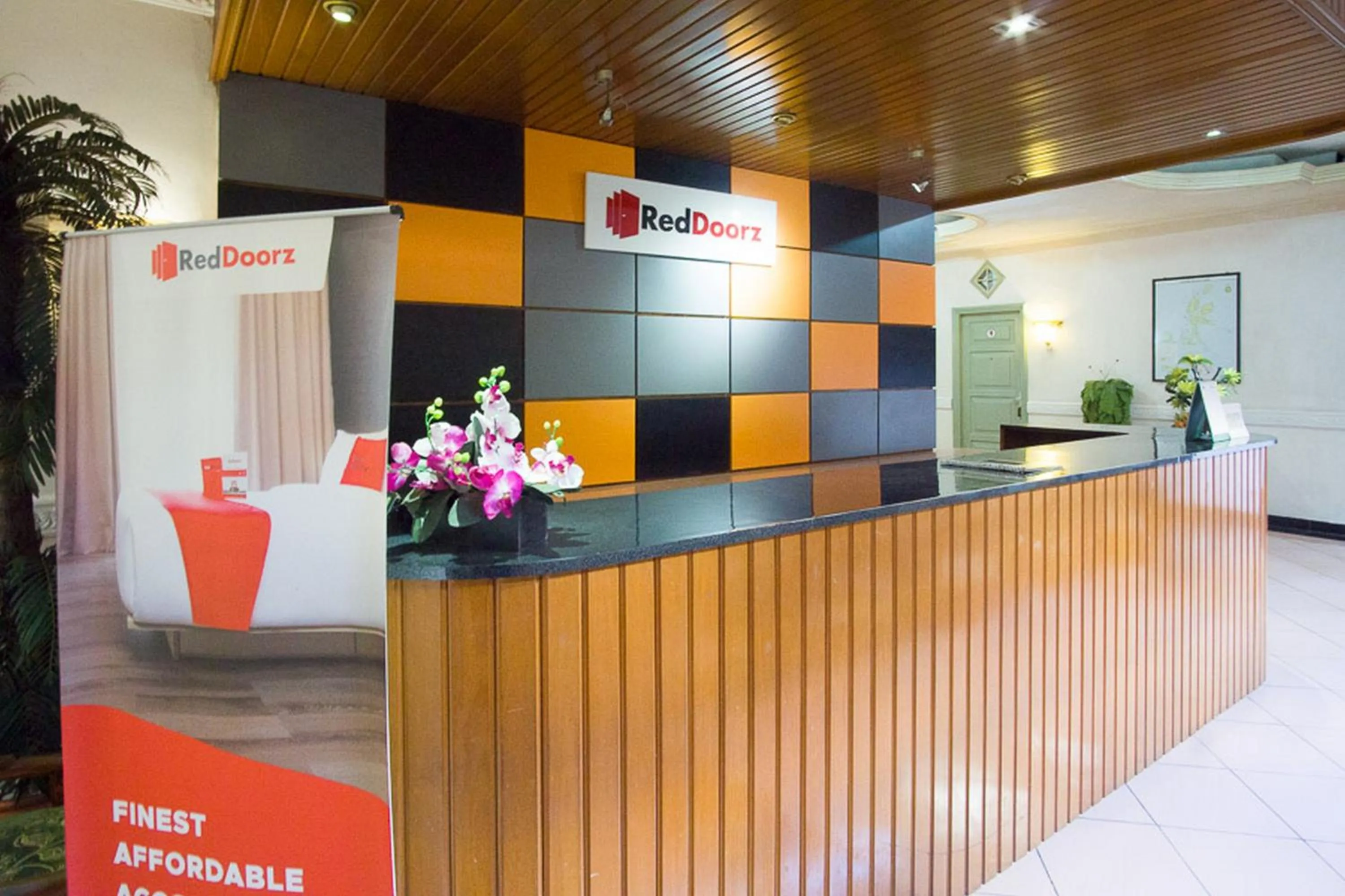 Lobby or reception in RedDoorz near Pantai Falajawa Kota Ternate