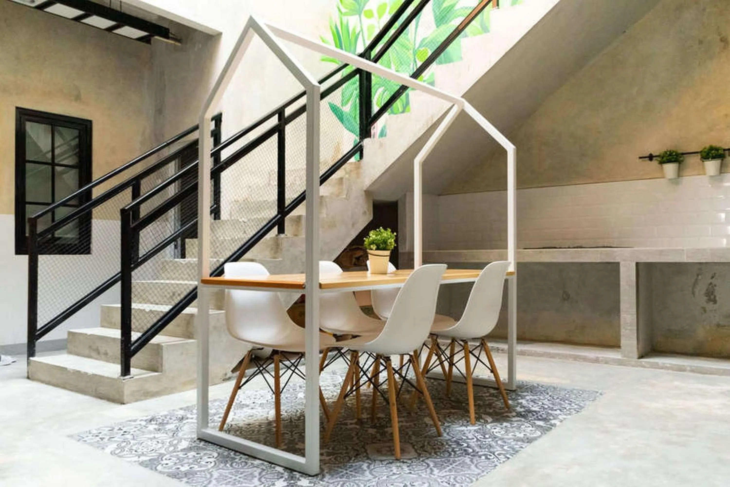 Seating area in RedDoorz near Sam Poo Kong 3 Semarang