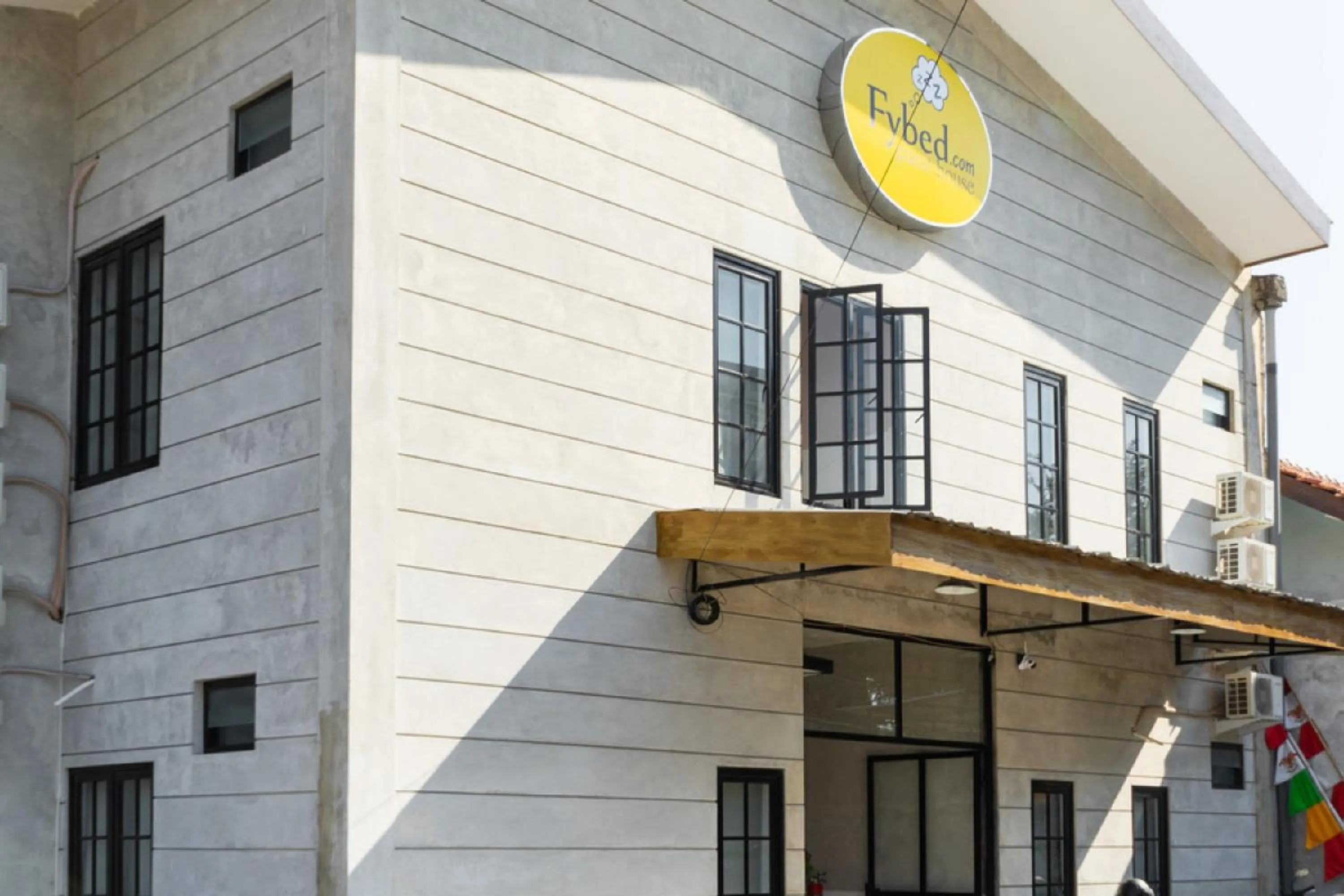 Facade/entrance in RedDoorz near Sam Poo Kong 3 Semarang