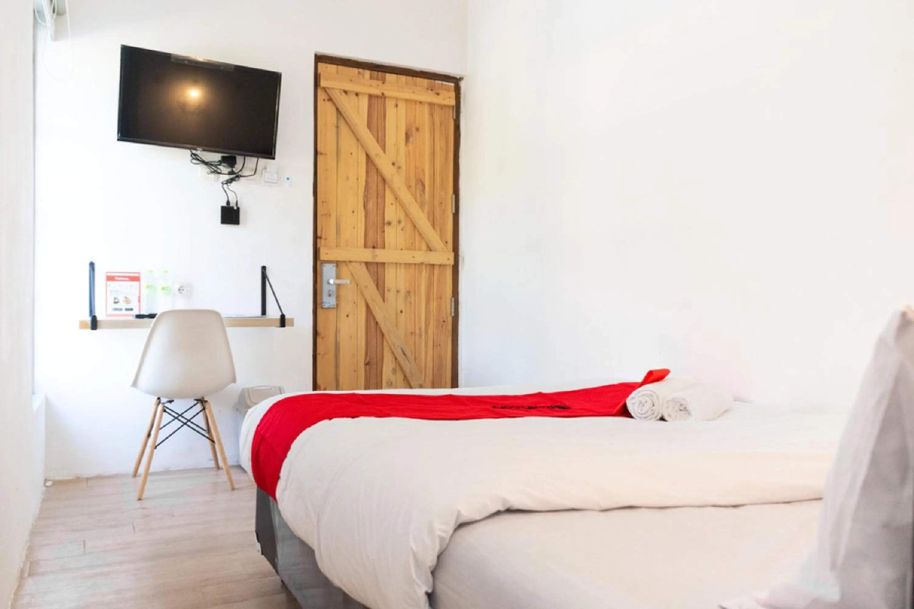 Bedroom, Bed in RedDoorz near Sam Poo Kong 3 Semarang