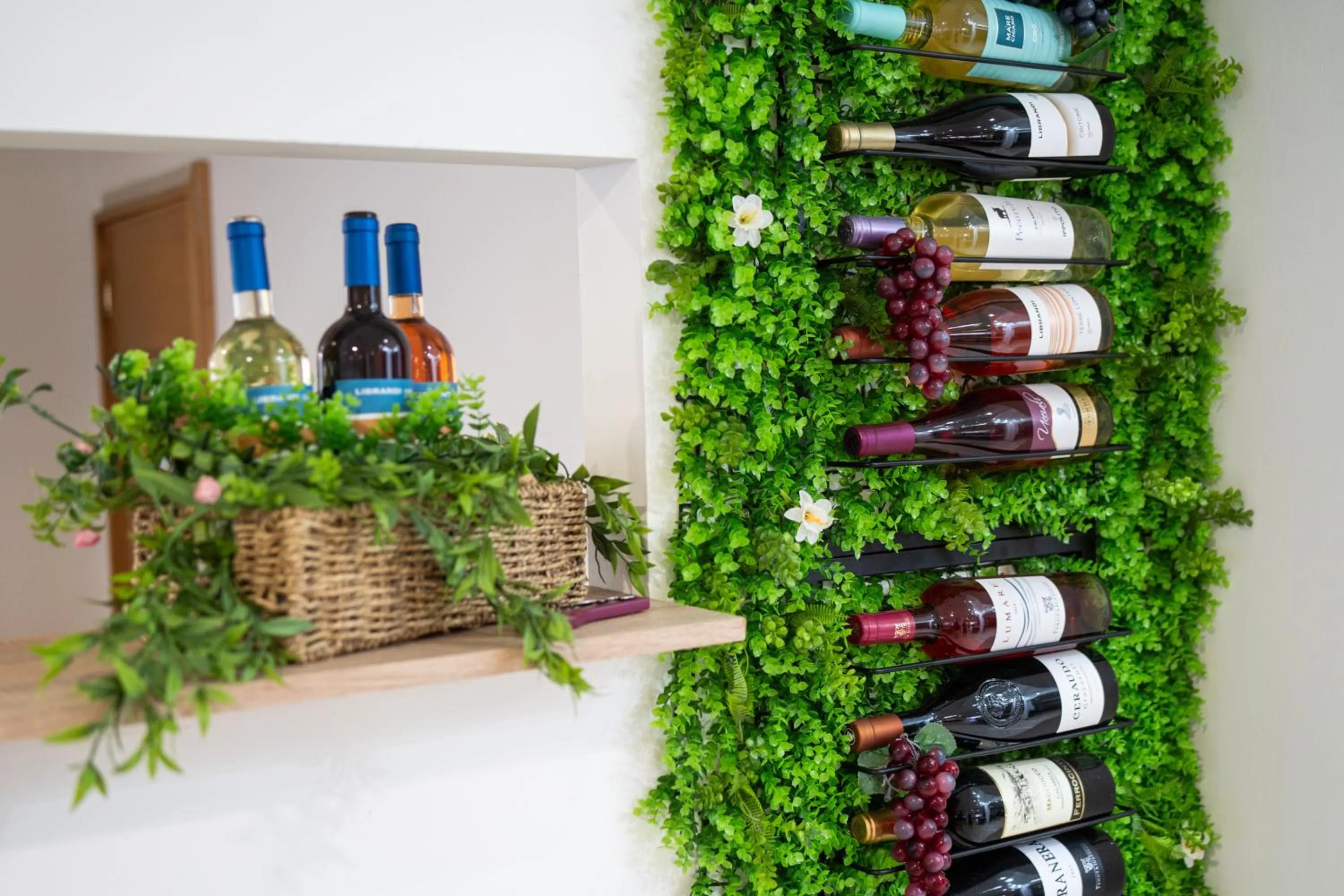 Restaurant/places to eat in Santa Monica Resort