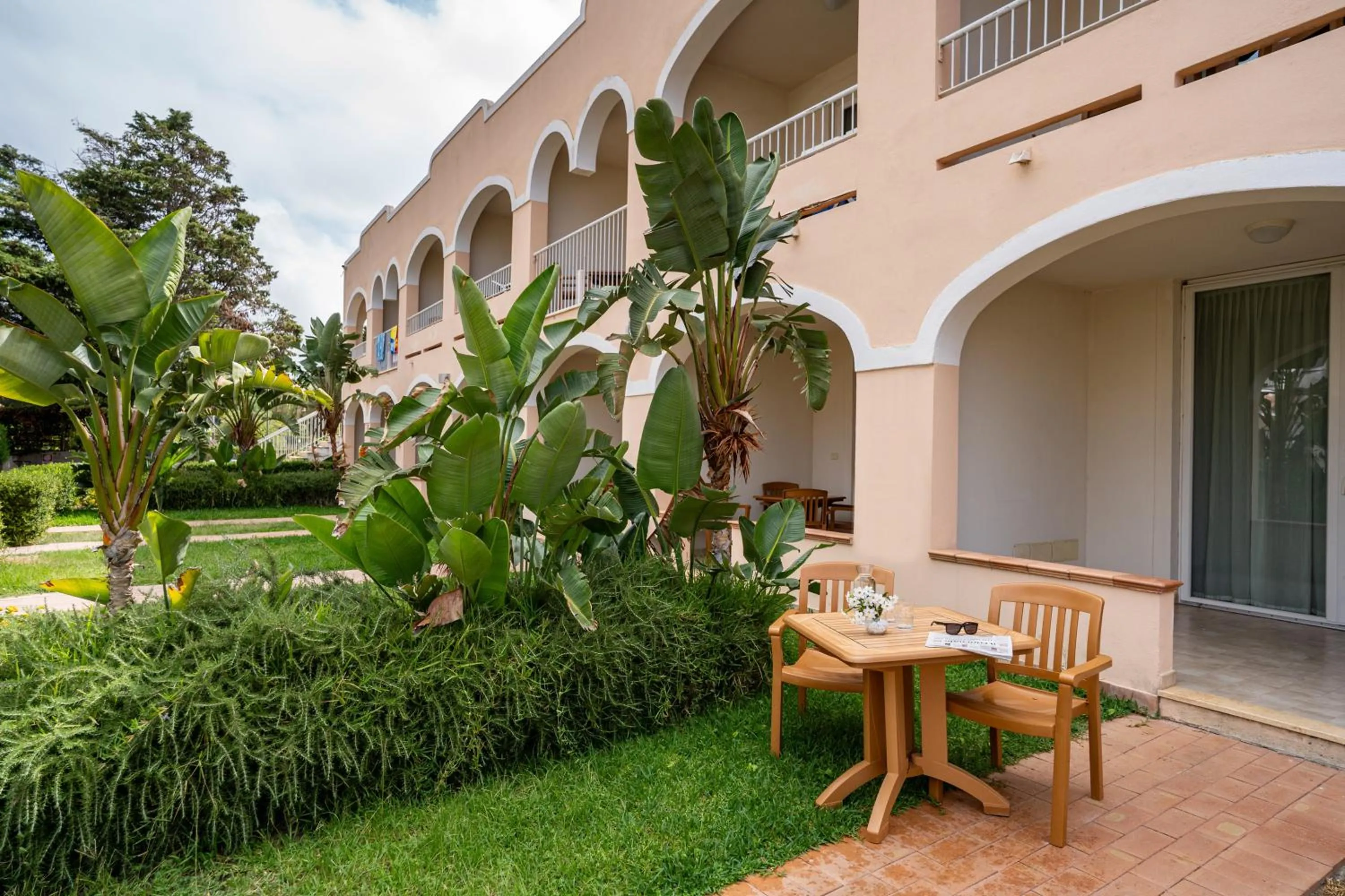 Property building in Santa Monica Resort