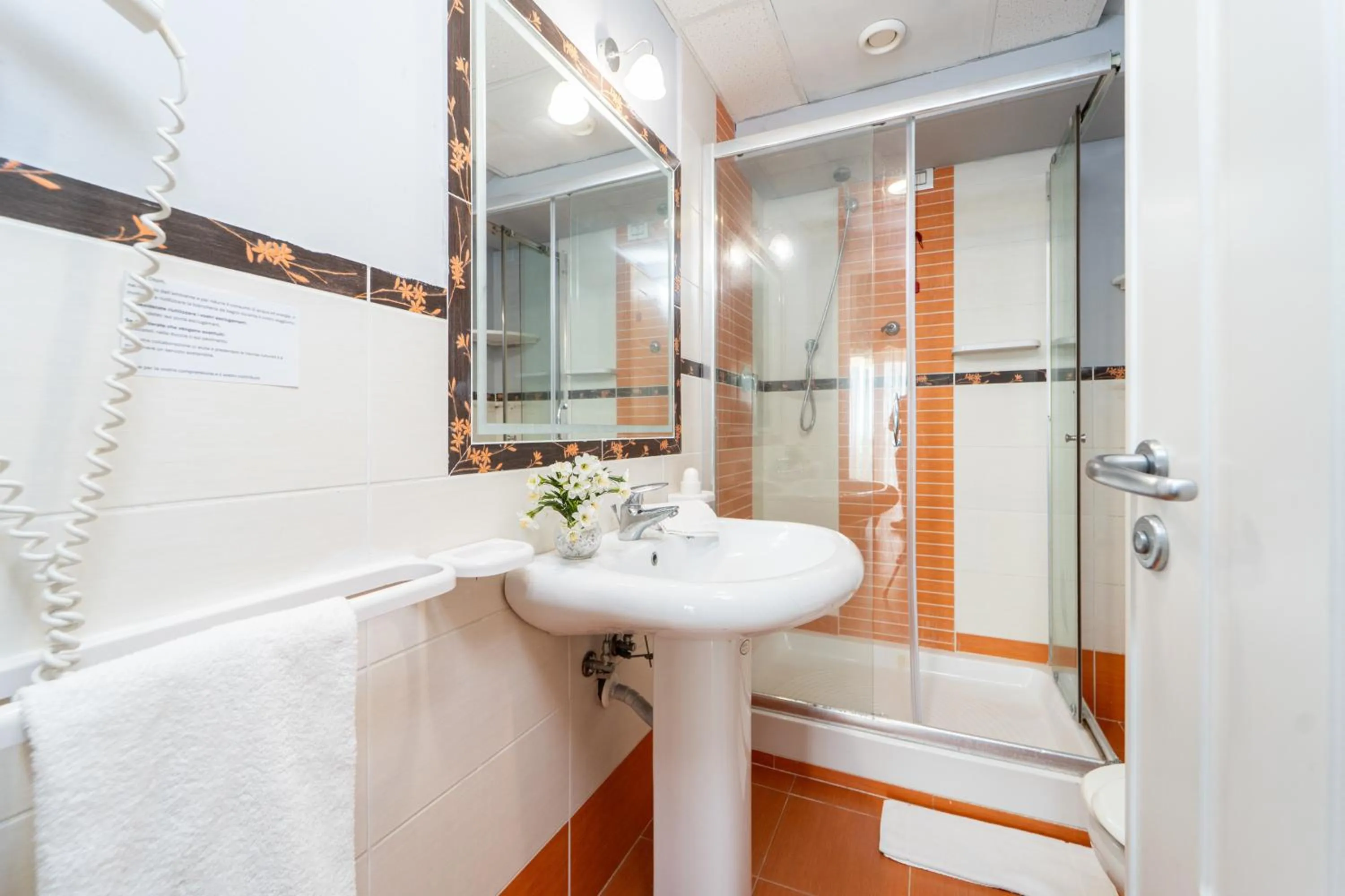 Shower in Santa Monica Resort