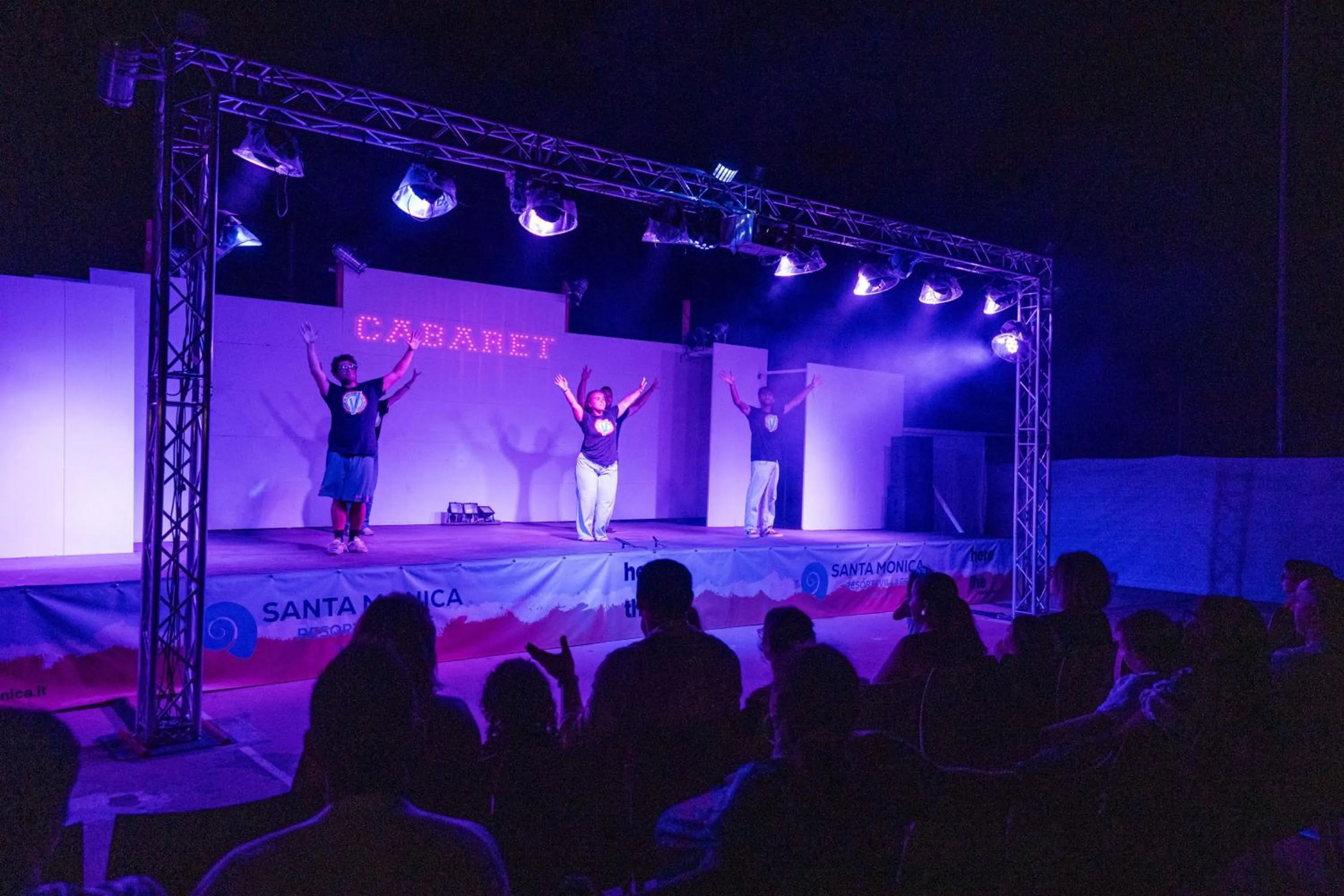 Evening entertainment in Santa Monica Resort