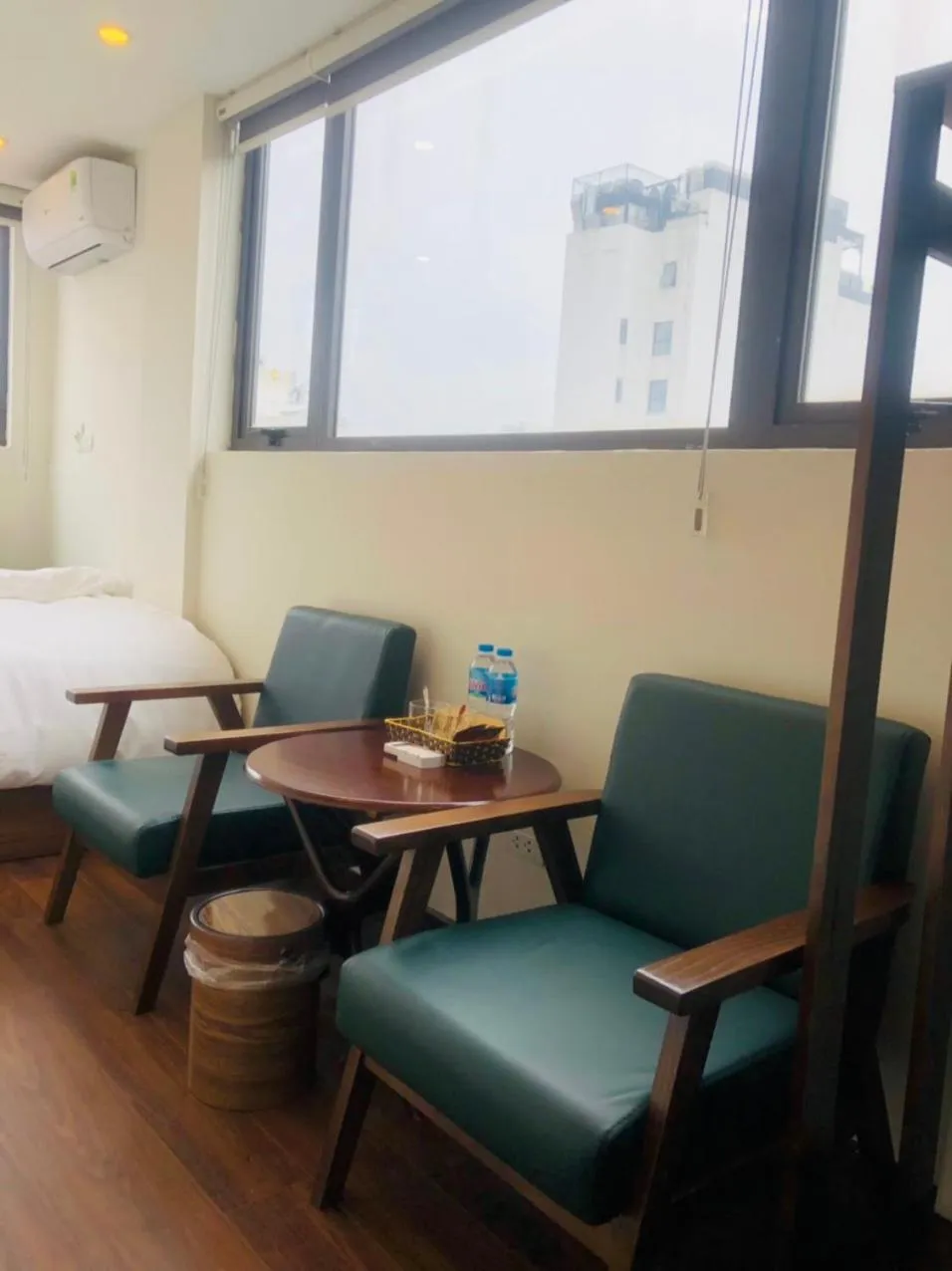 Seating area in Graffiti Hotel