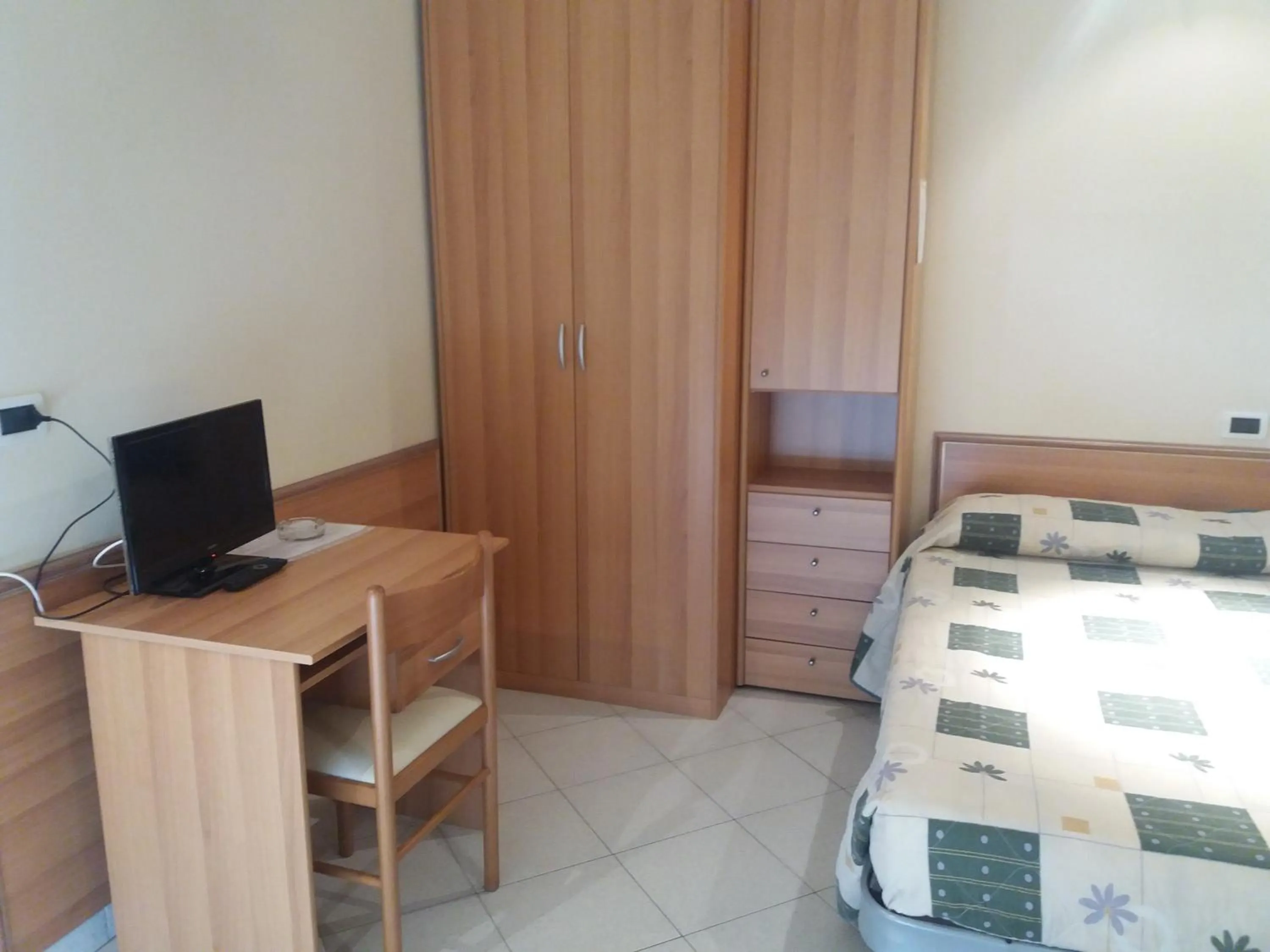 Photo of the whole room, Bed in Hotel Al Ragno