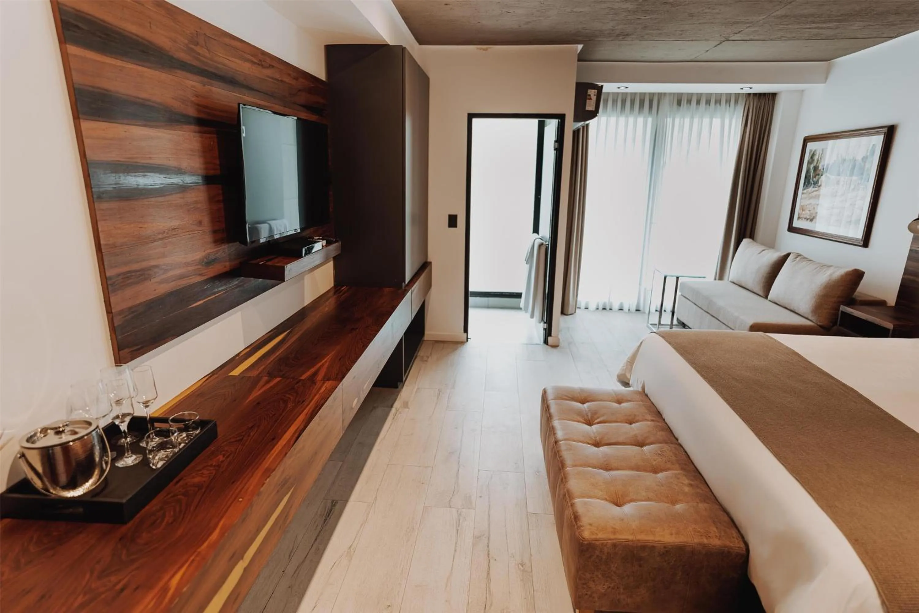 Photo of the whole room, Bed in La Urumpta Hotel, AKEN MIND