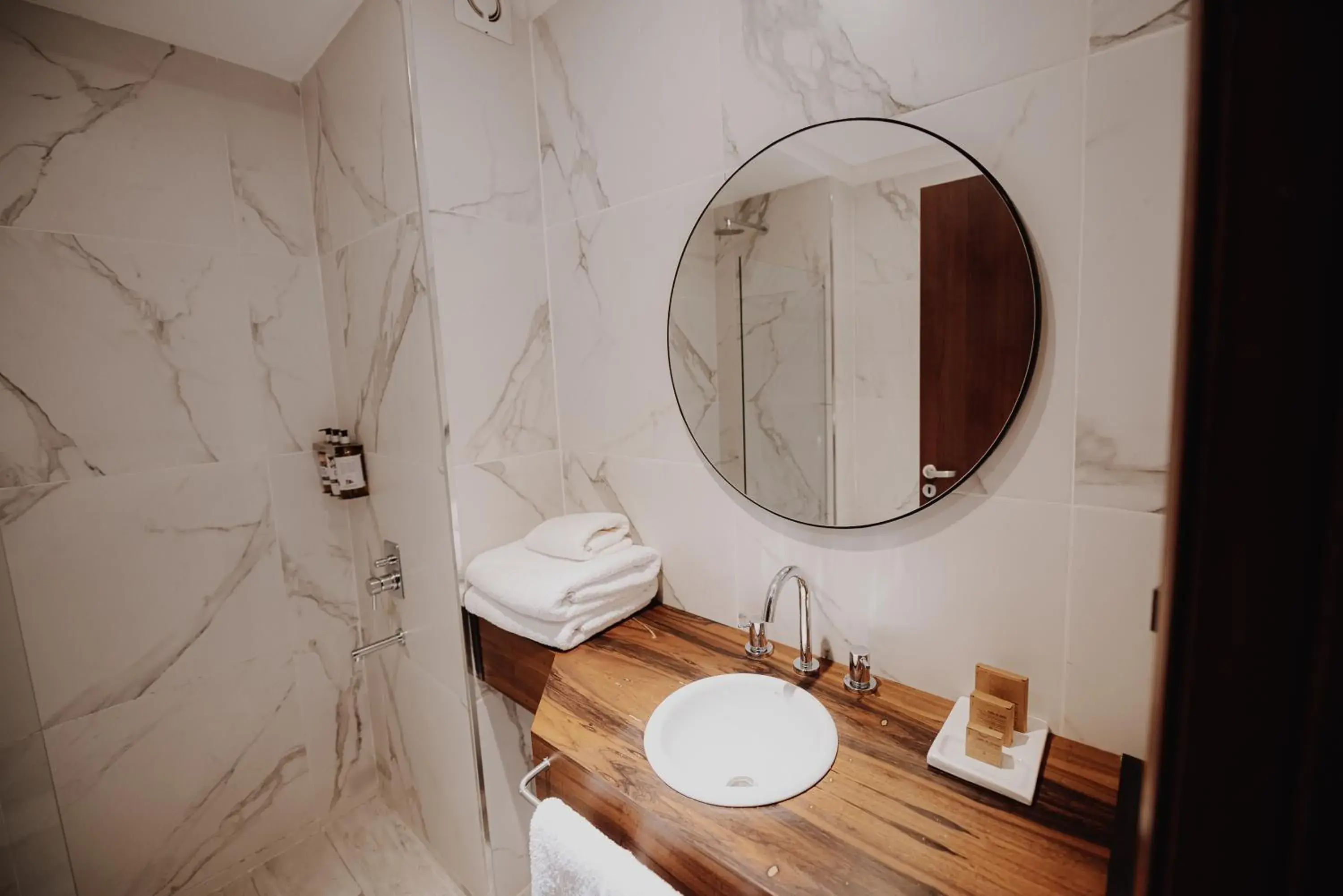 Deluxe Double Room with Balcony in La Urumpta Hotel, AKEN MIND Deluxe Double Room with Balcony in La Urumpta Hotel, AKEN MIND