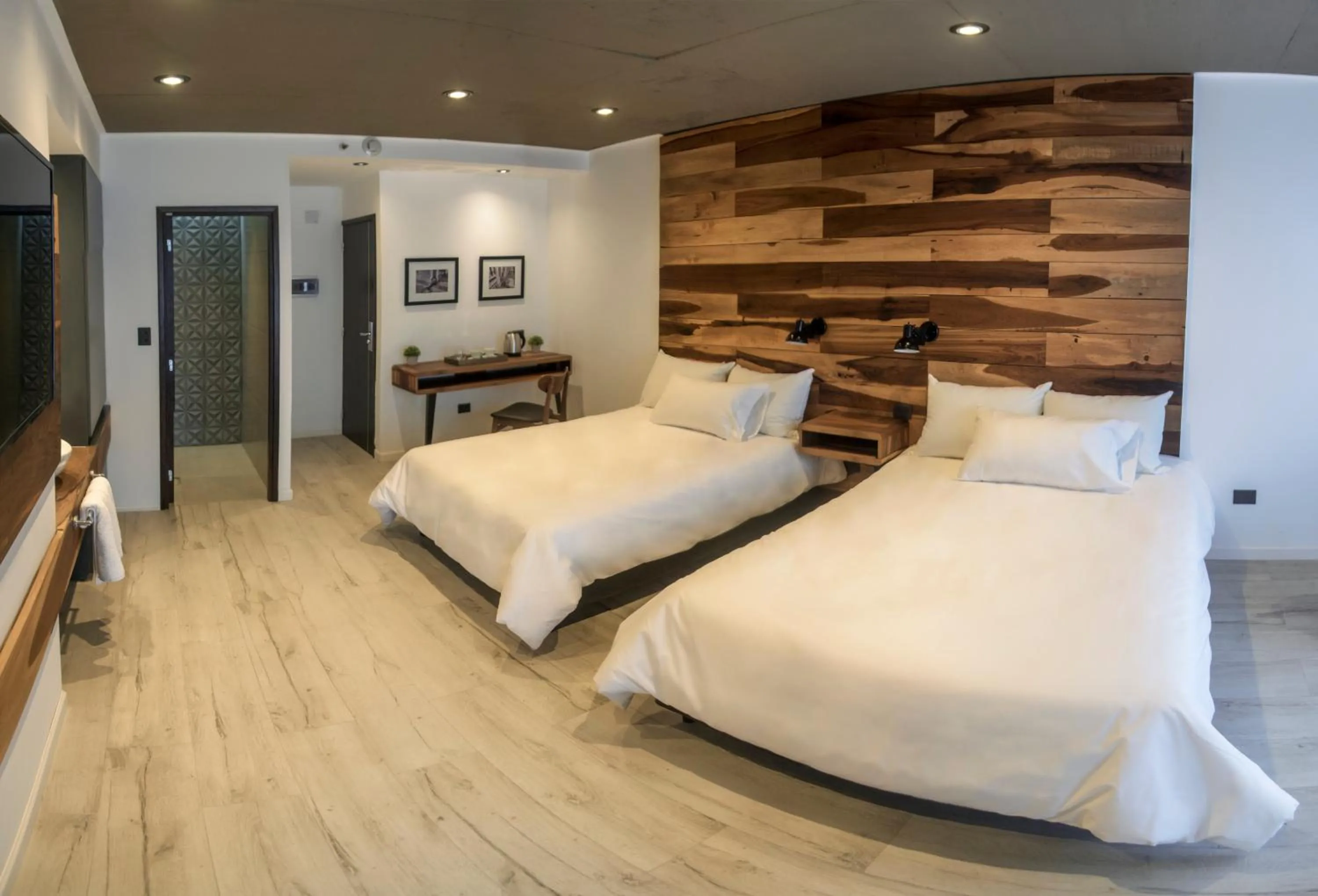 Photo of the whole room, Bed in La Urumpta Hotel, AKEN MIND