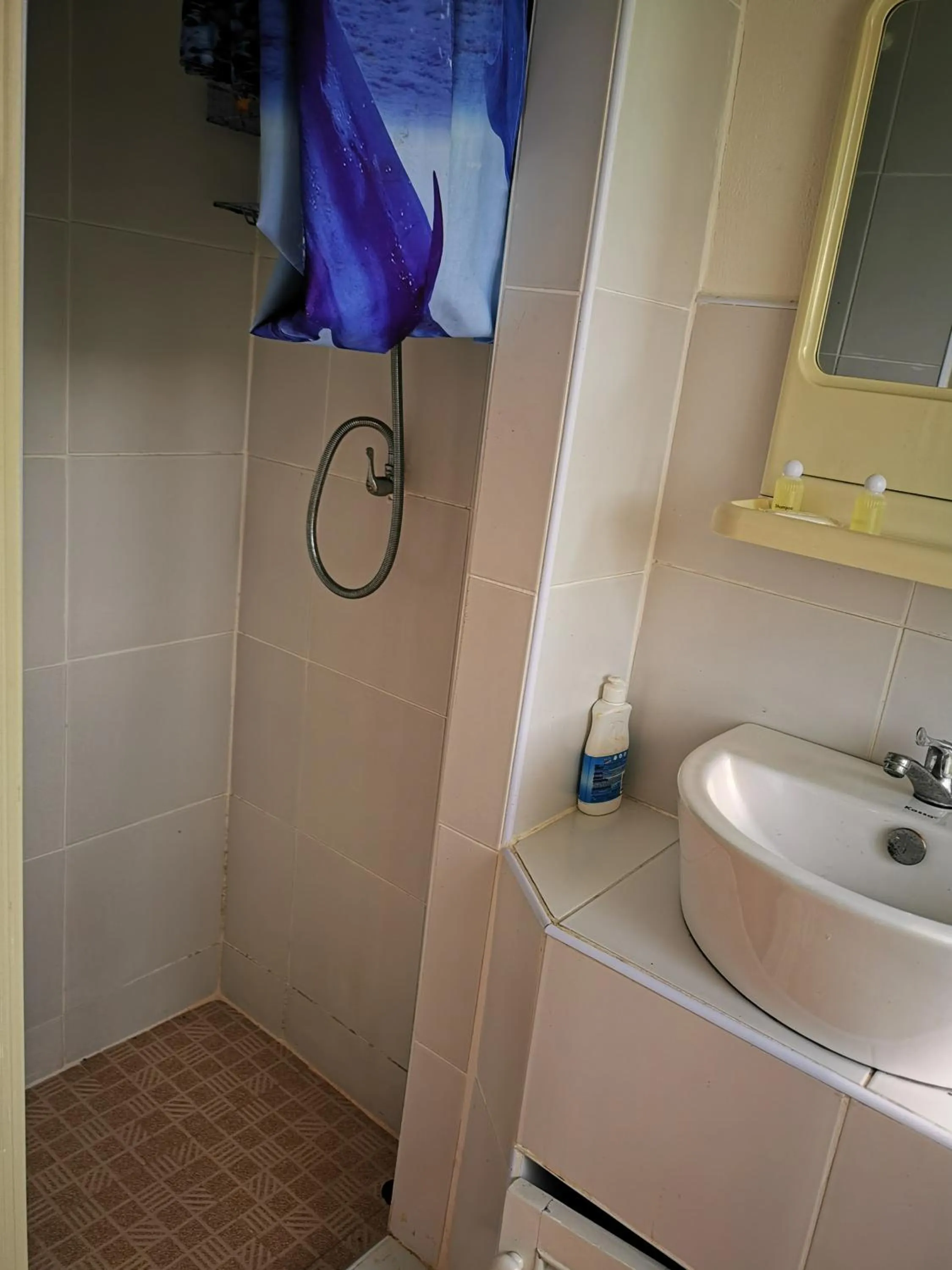 Bathroom in White House By Sorot ตึกขาวโดยโสรฬ