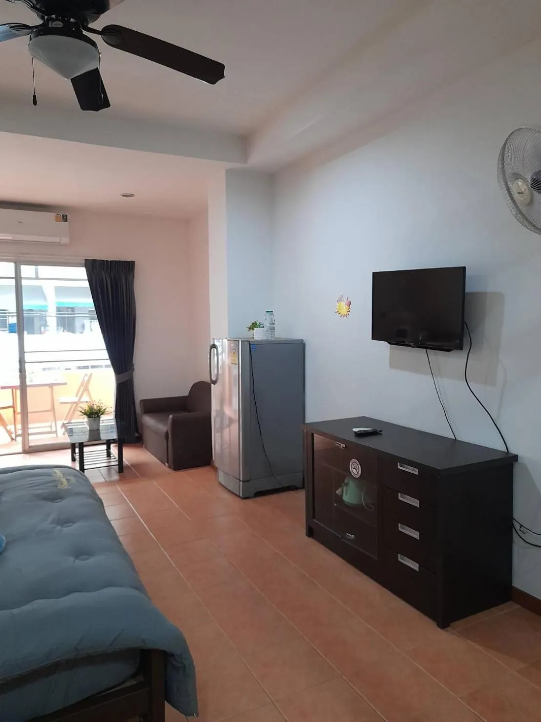 Photo of the whole room in White House By Sorot ตึกขาวโดยโสรฬ