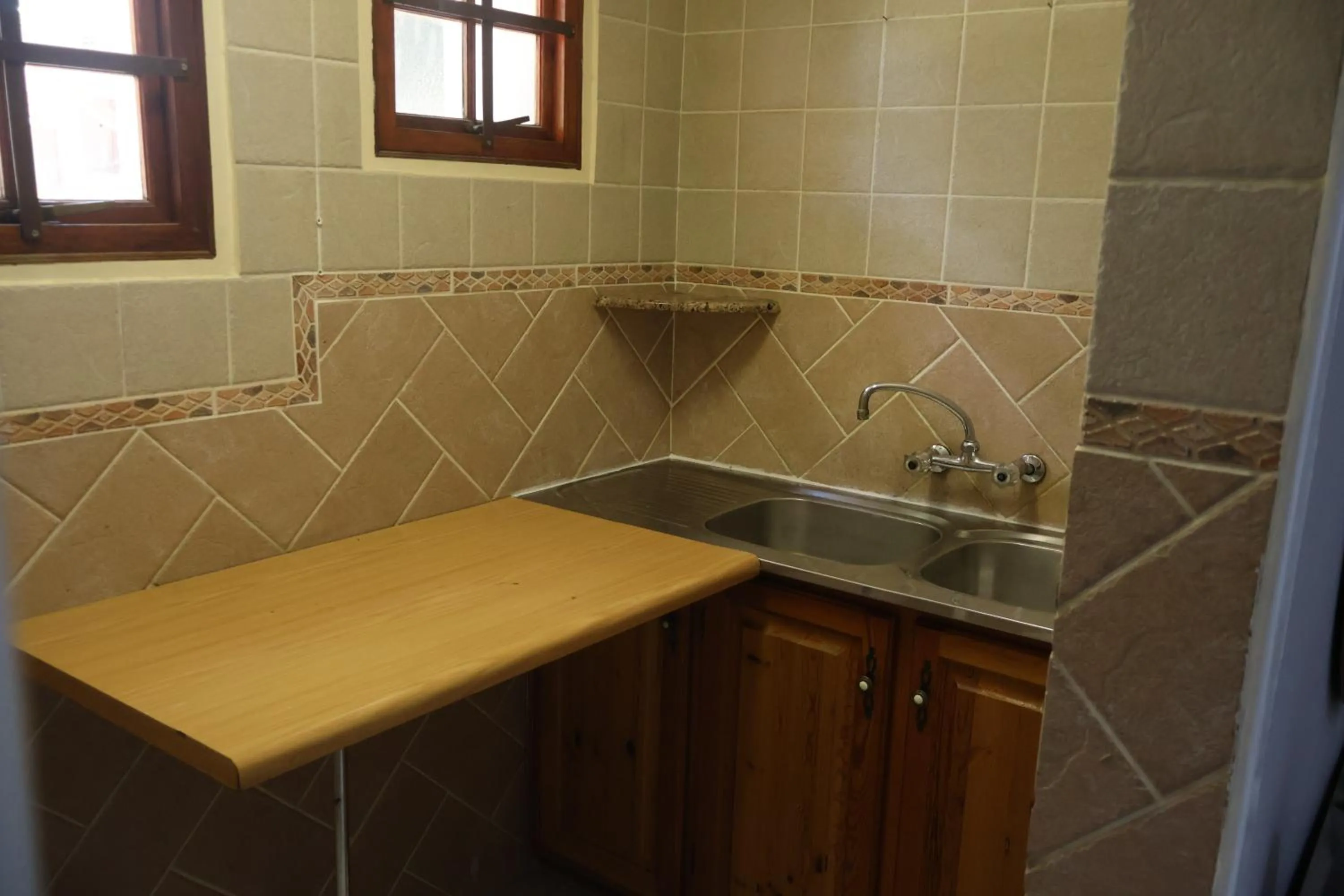 Kitchen or kitchenette in Boksburg Hotel