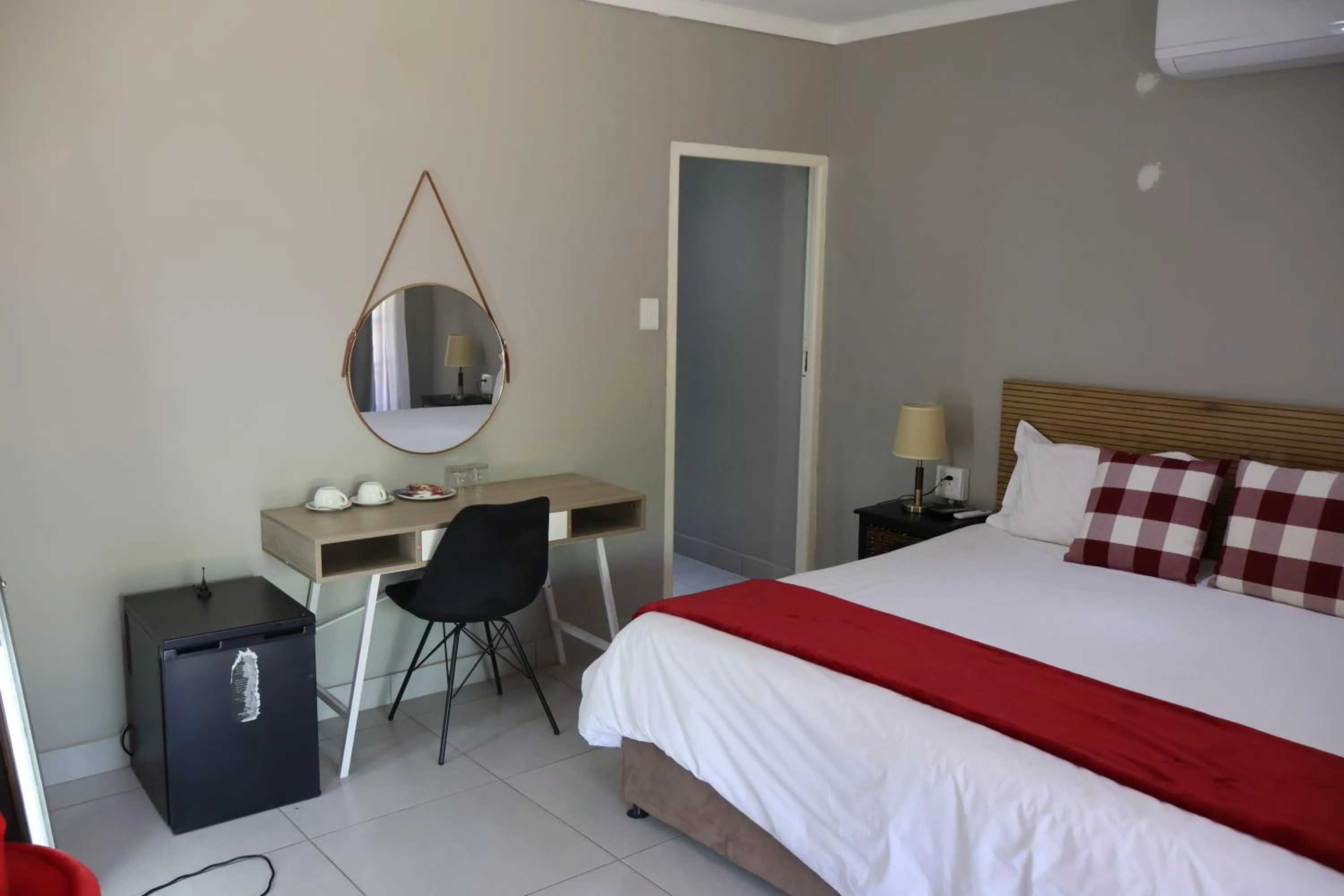 Photo of the whole room, Bed in Boksburg Hotel