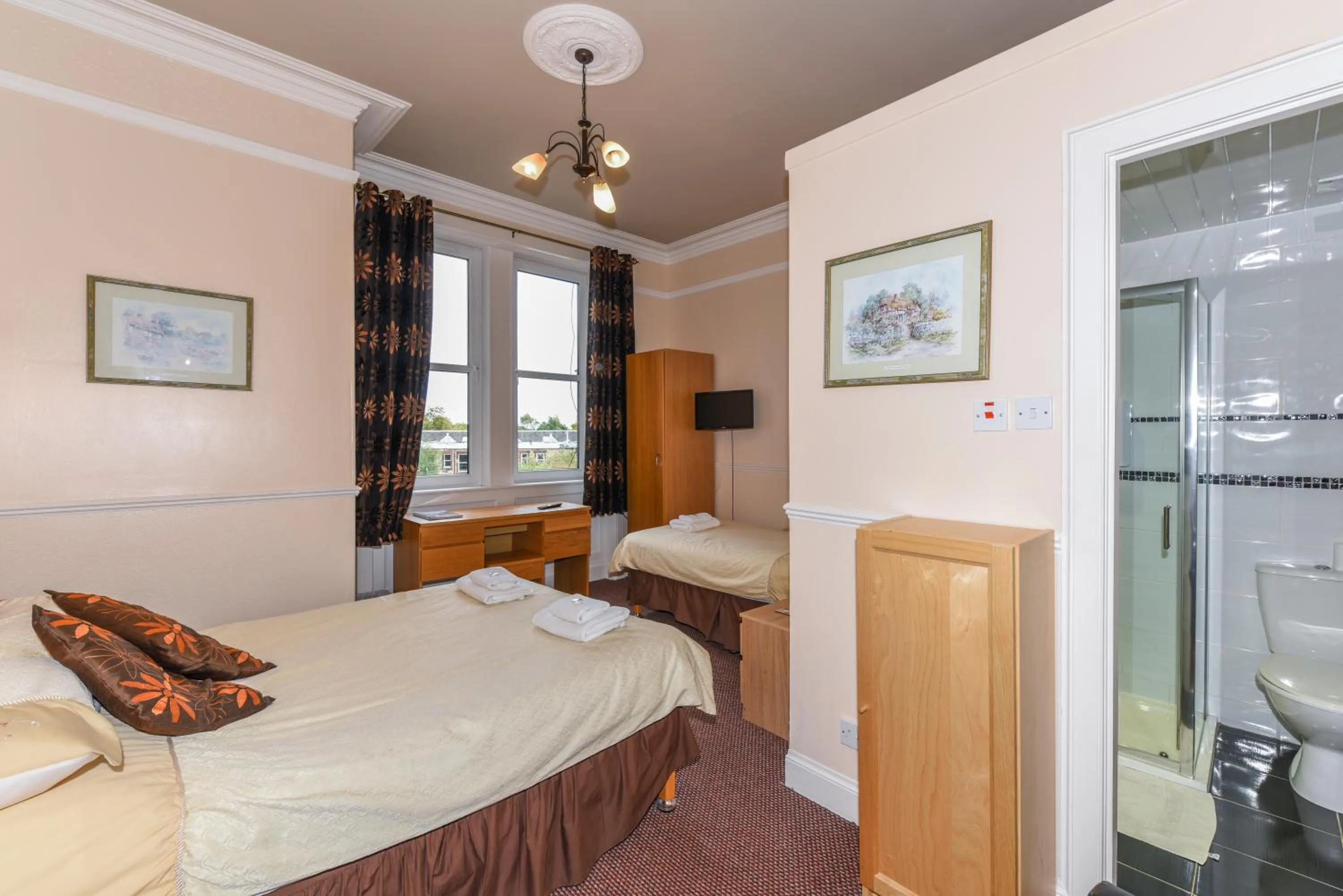 Bedroom, Bed in Brae Guest House