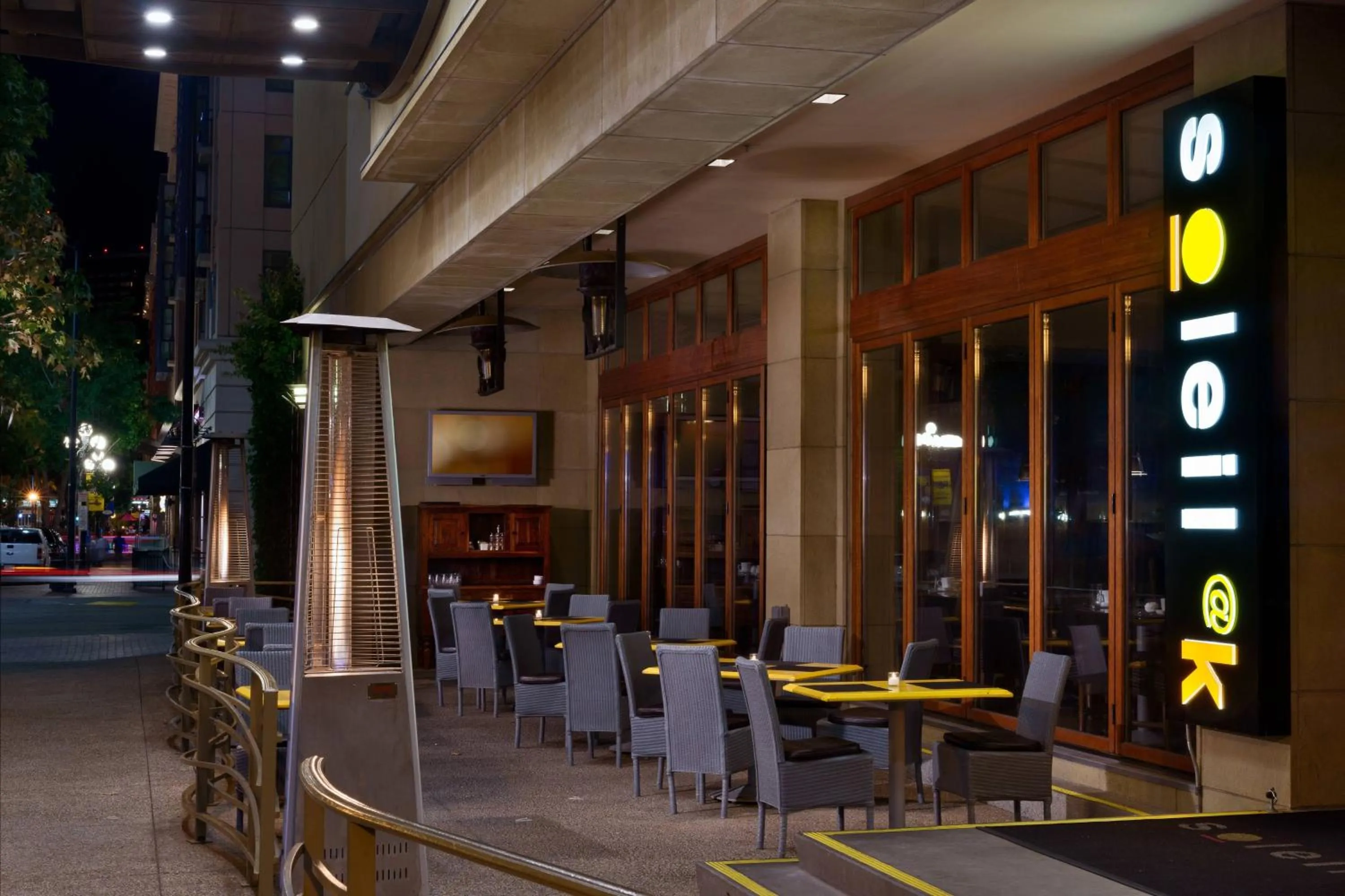Restaurant/places to eat in San Diego Marriott Gaslamp Quarter