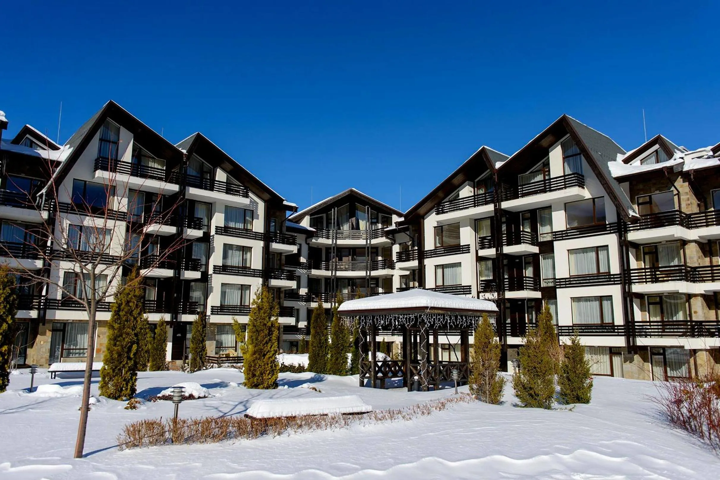 Property building in Aspen Ski and Golf Resort