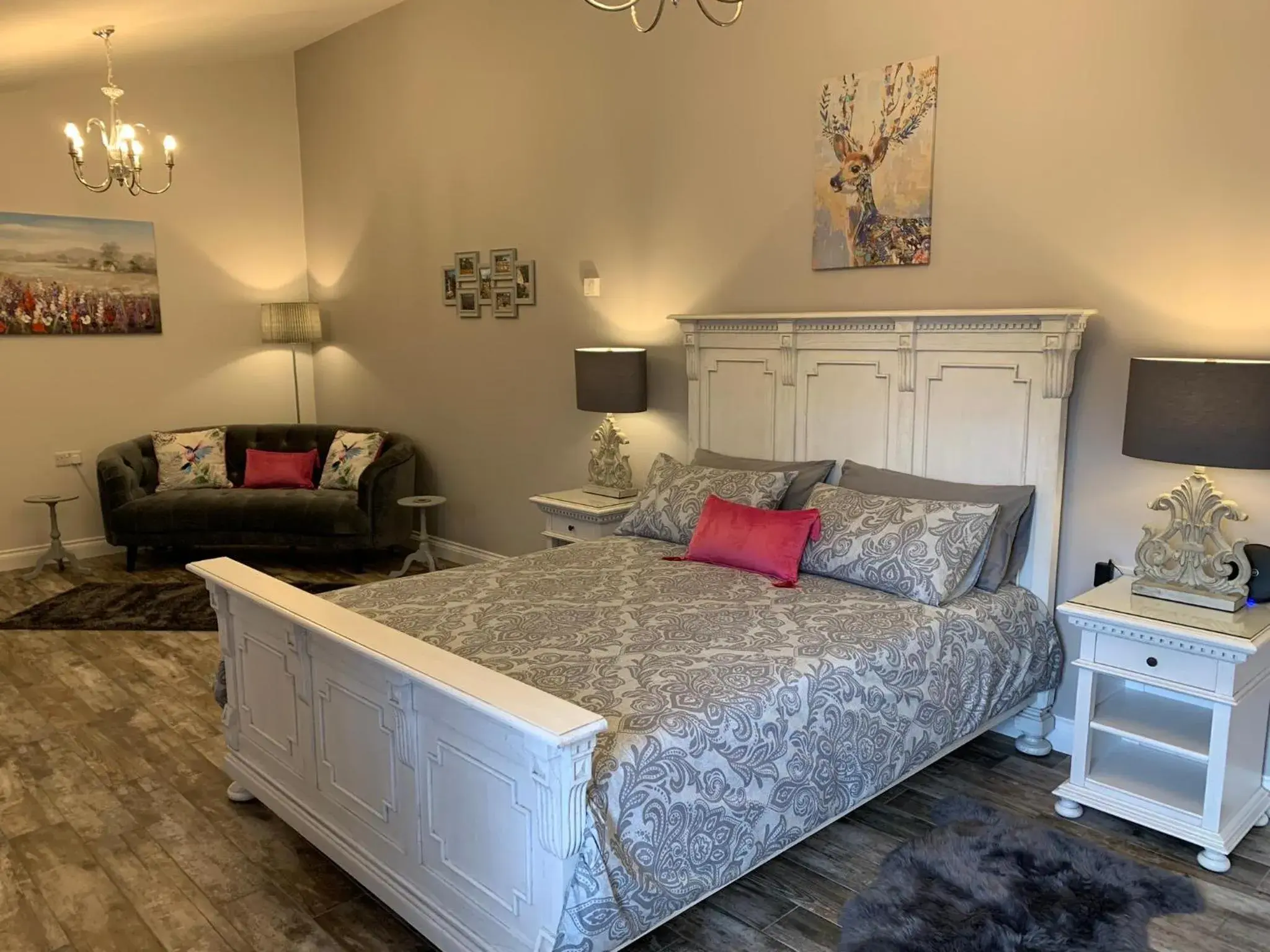 Deluxe King Suite in Millbrae Lodges Deluxe King Suite in Millbrae Lodges