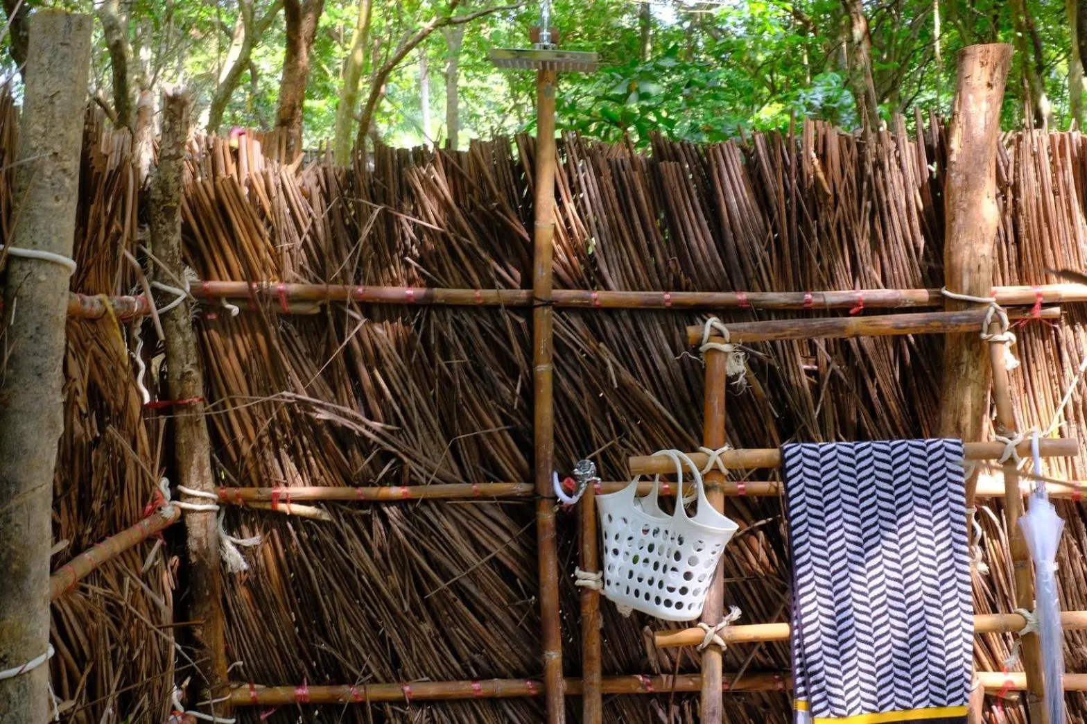 Shower in O Little Tent de Koh Chang
