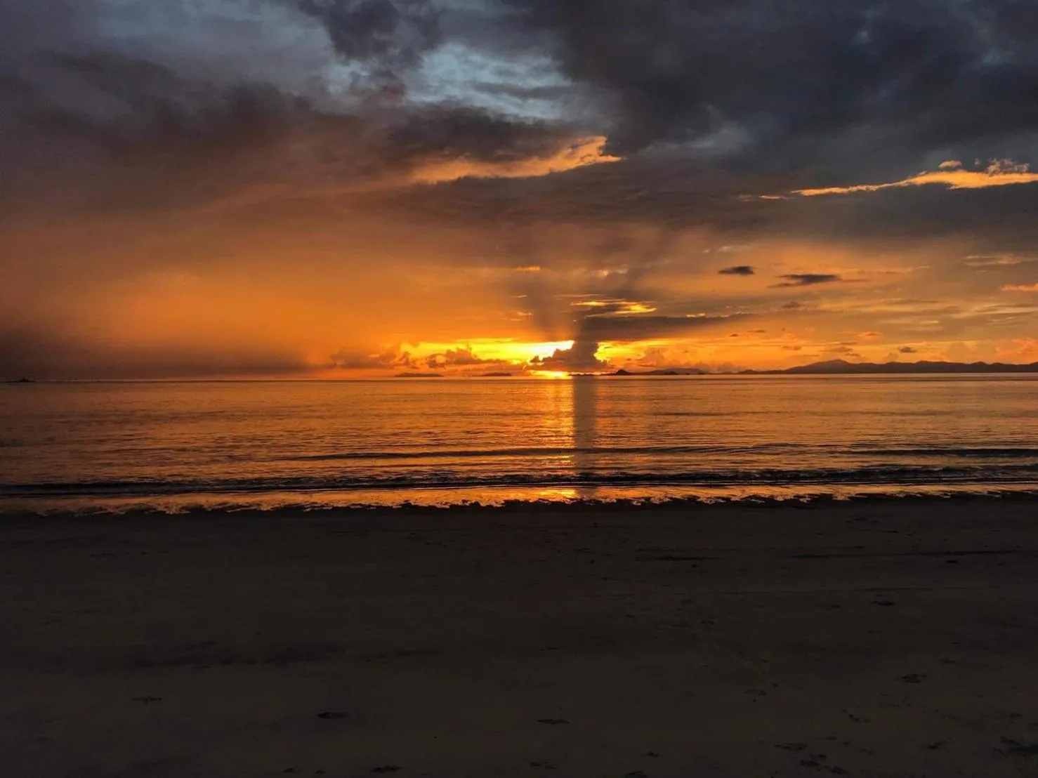 Property building in O Little Tent de Koh Chang