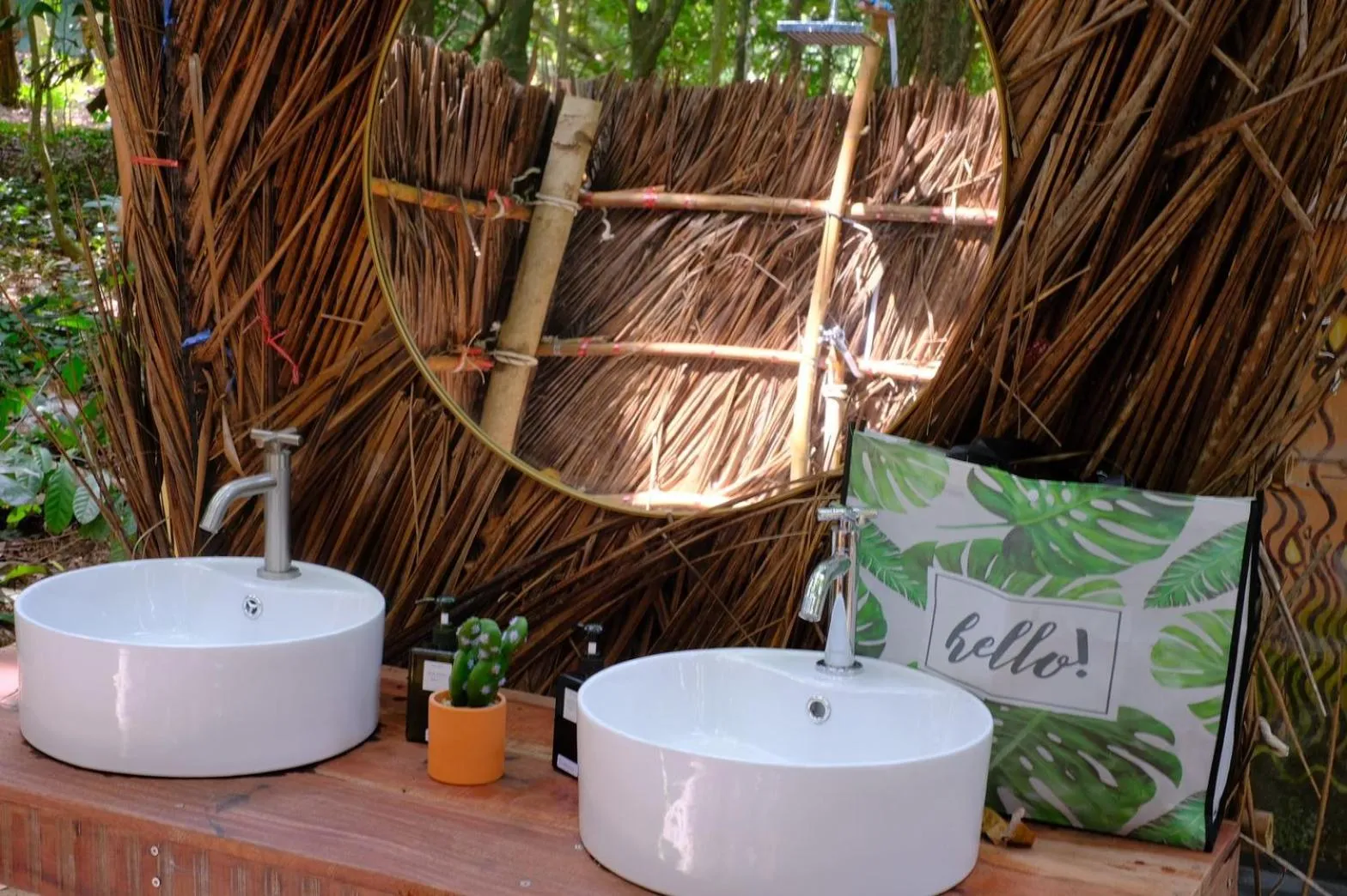 Bathroom in O Little Tent de Koh Chang
