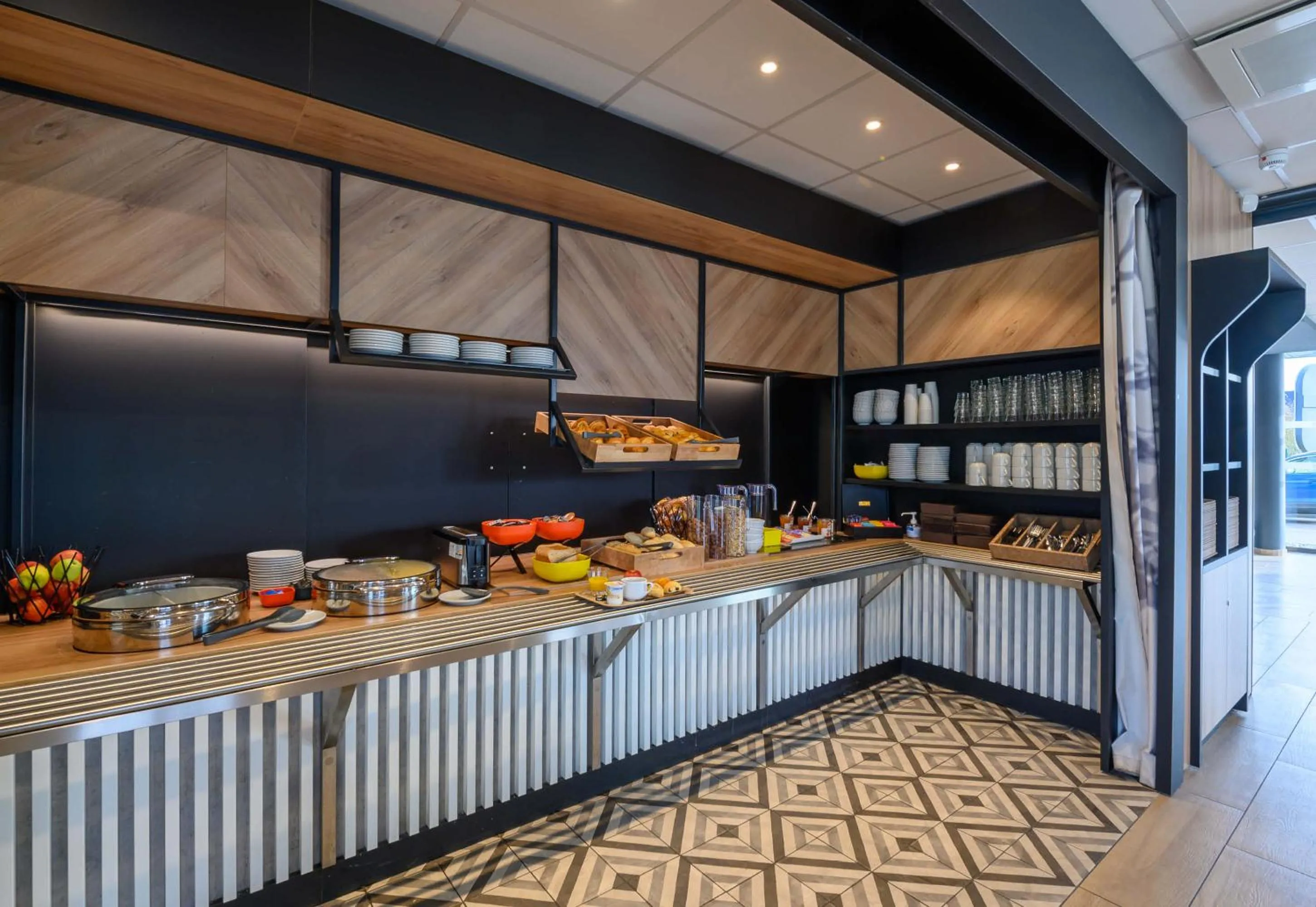 Buffet breakfast in B&B HOTEL Compiègne