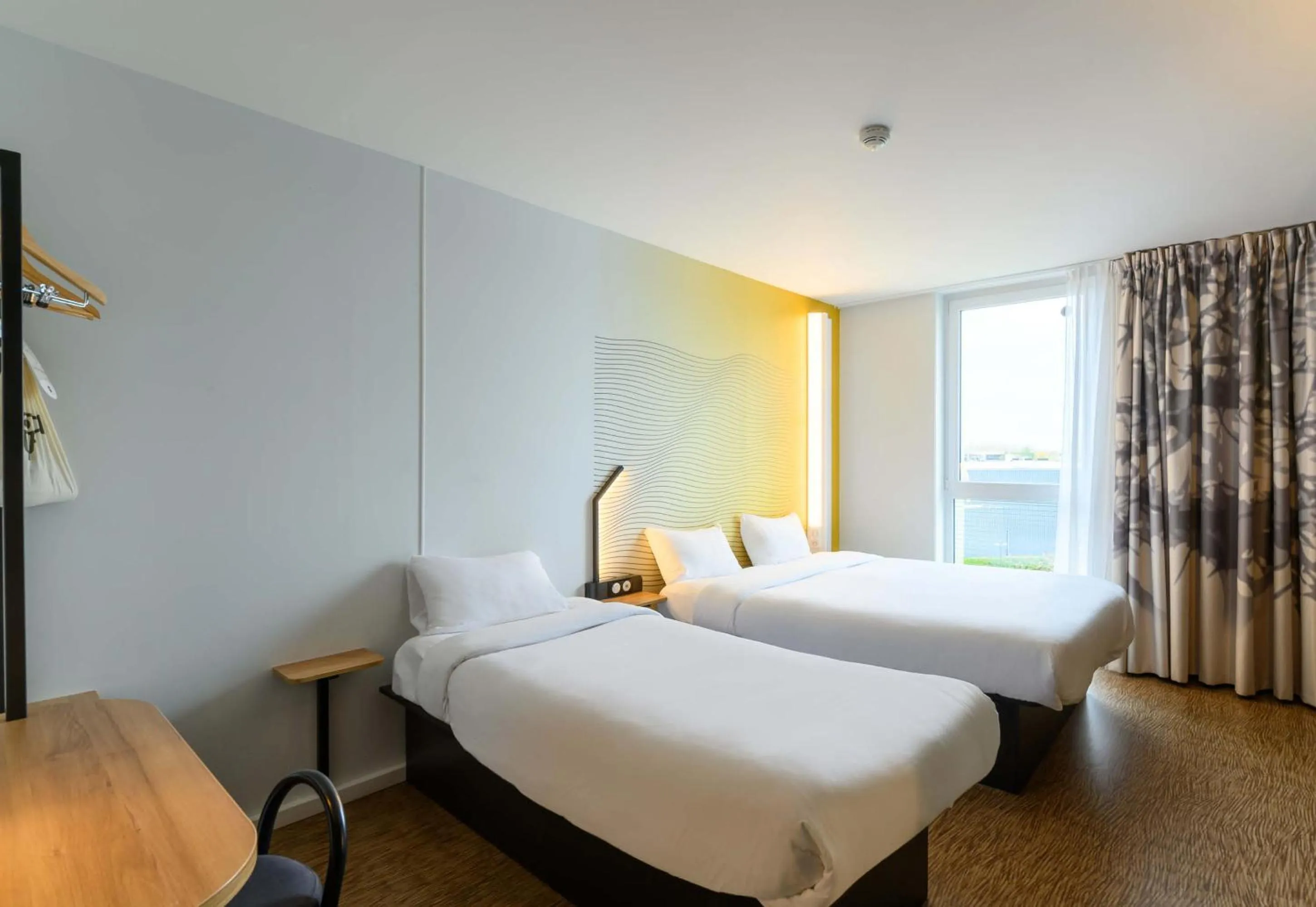 Bedroom, Bed in B&B HOTEL Compiègne