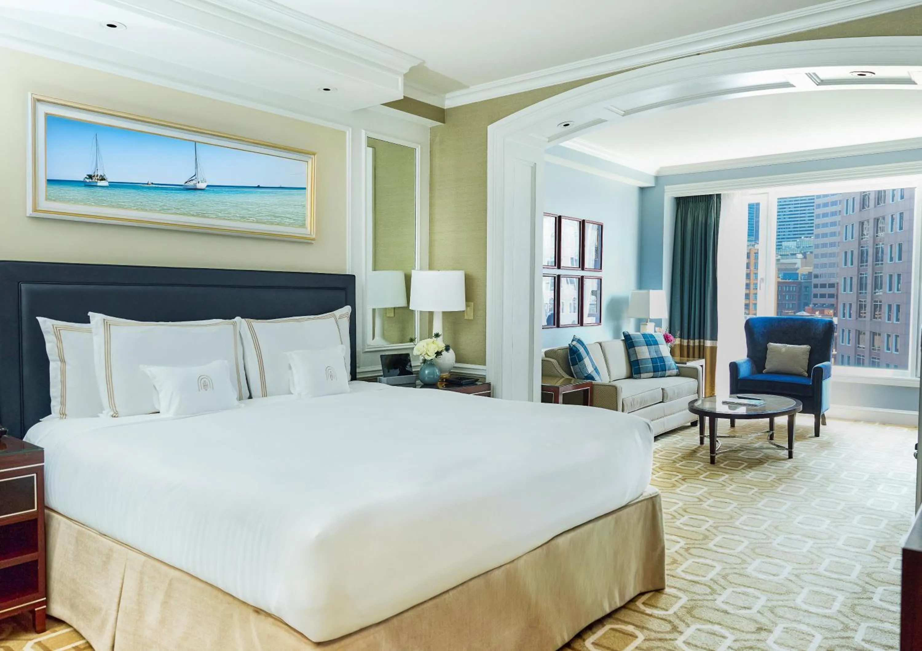 Photo of the whole room, Bed in Boston Harbor Hotel