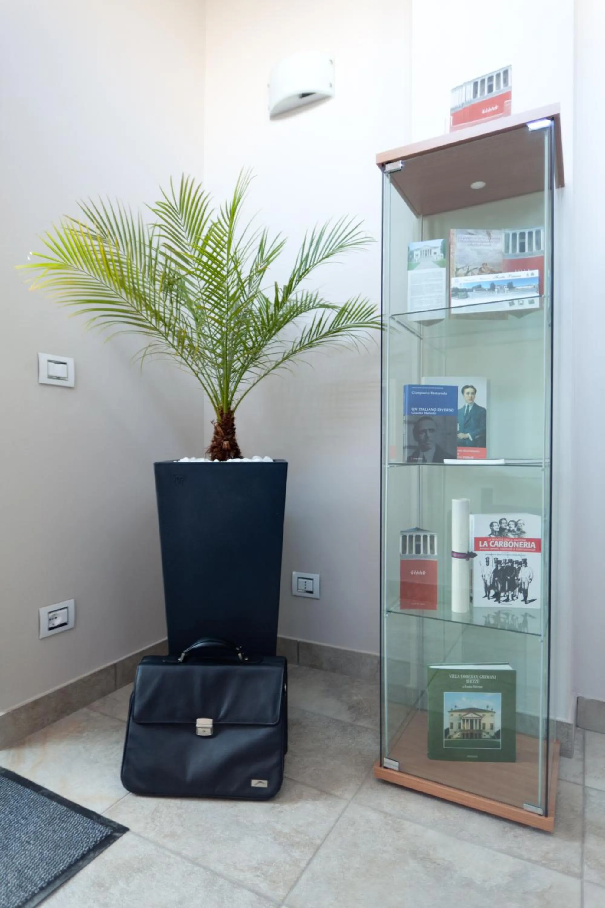 Decorative detail in Motel Karibe