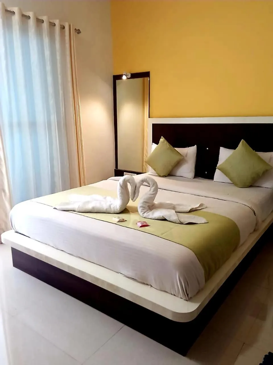 Bedroom, Bed in Evergreen Holidays Mahabaleshwar