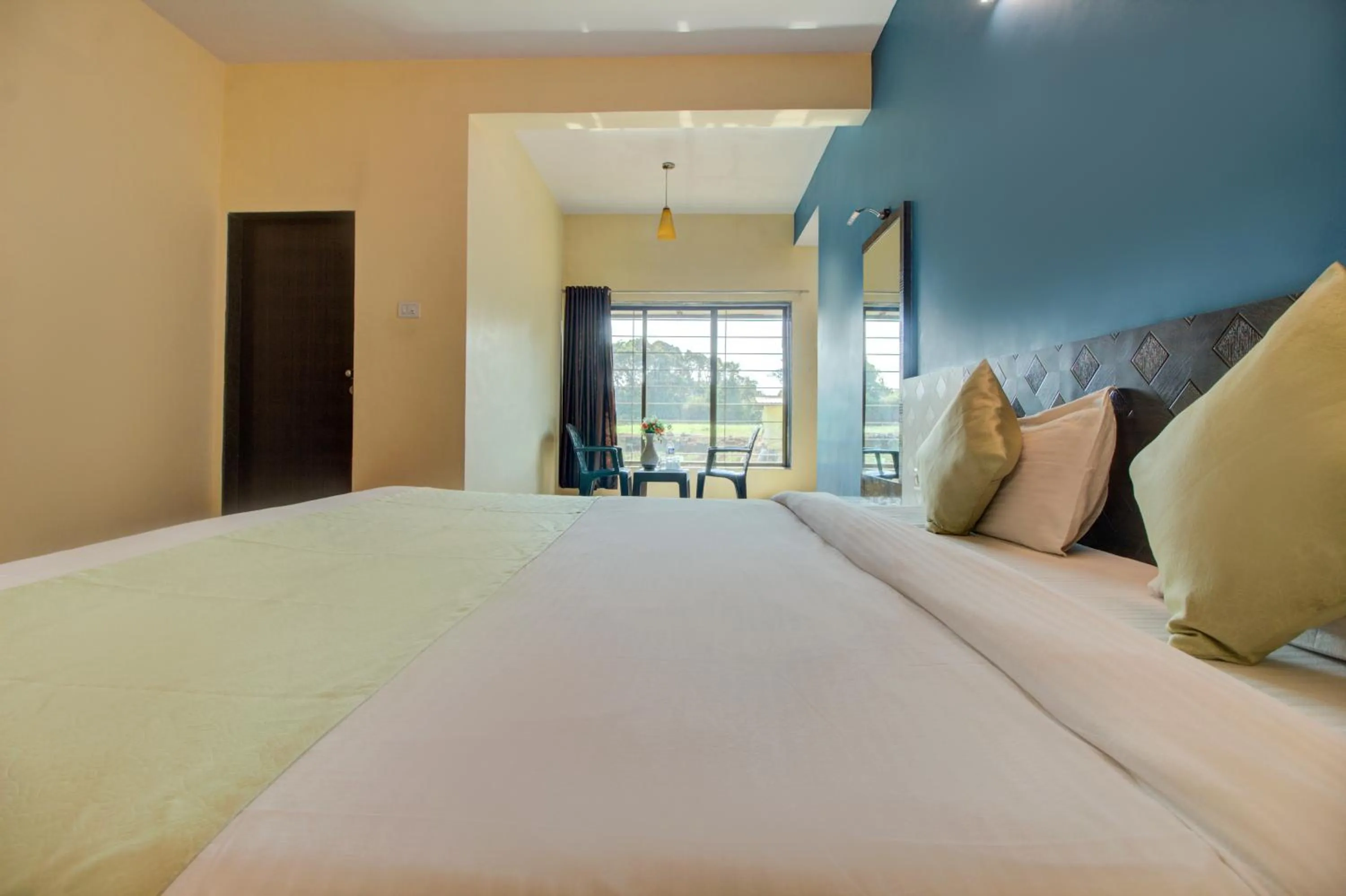 Bedroom, Bed in Evergreen Holidays Mahabaleshwar