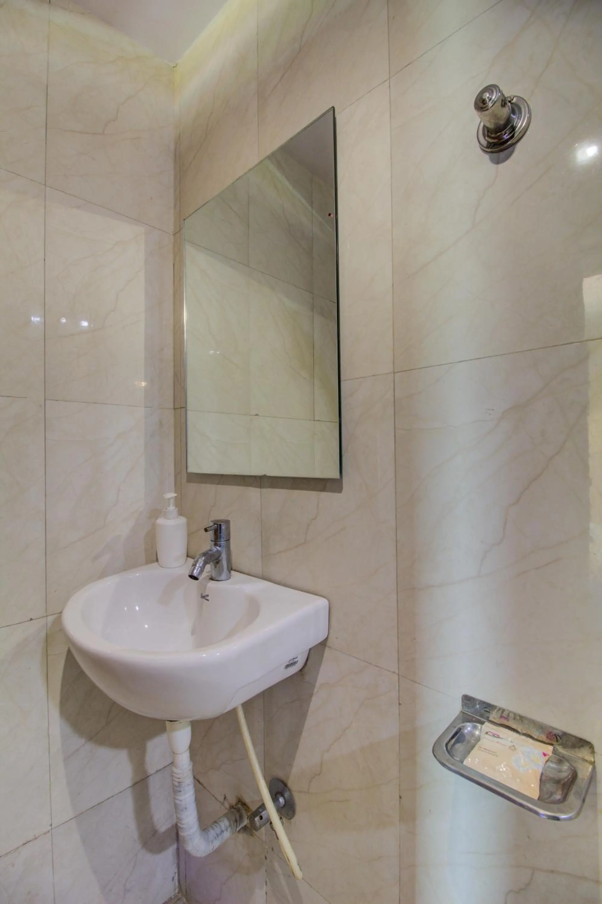 Bathroom in Evergreen Holidays Mahabaleshwar