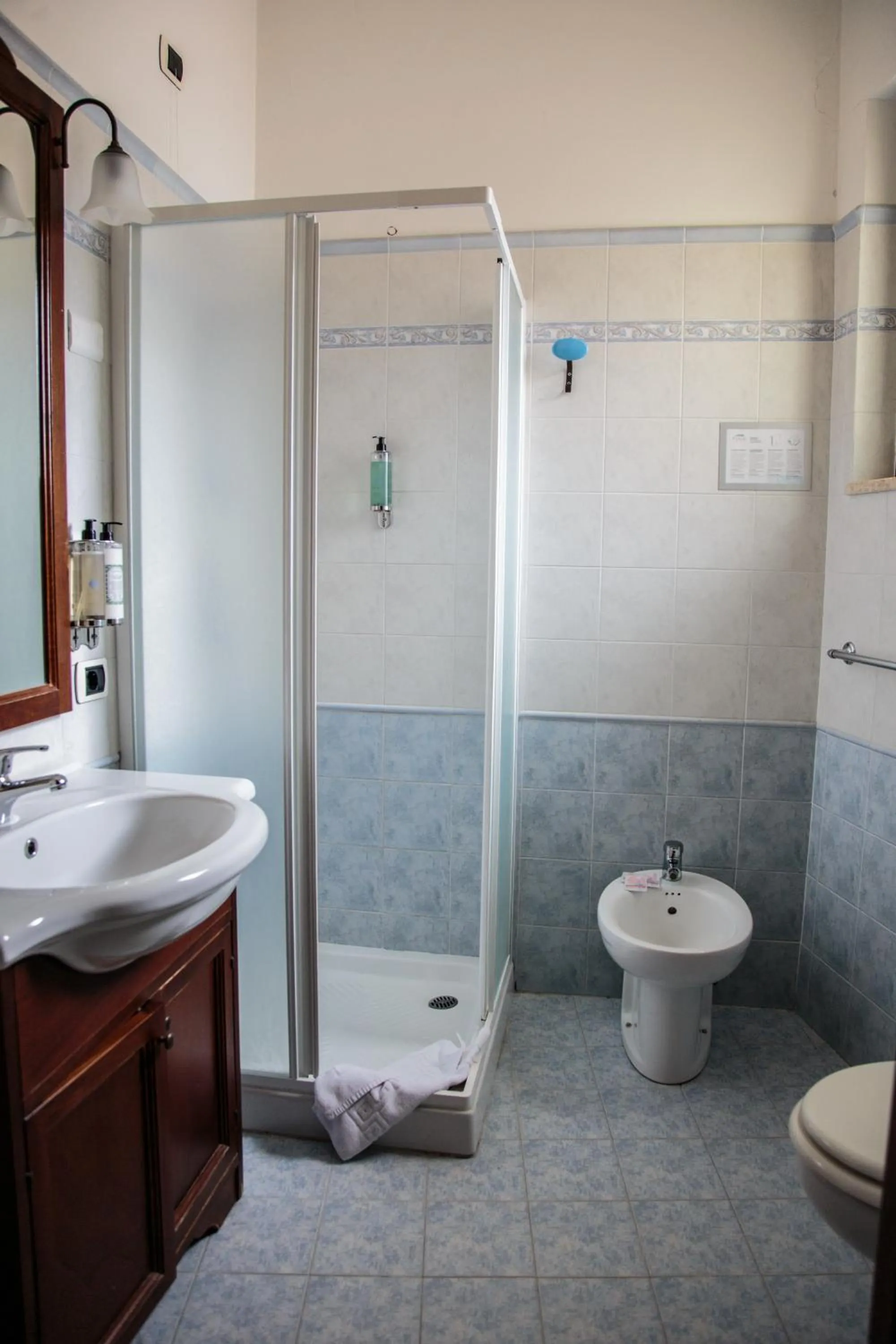 Bathroom in Hotel Pina Ristorante