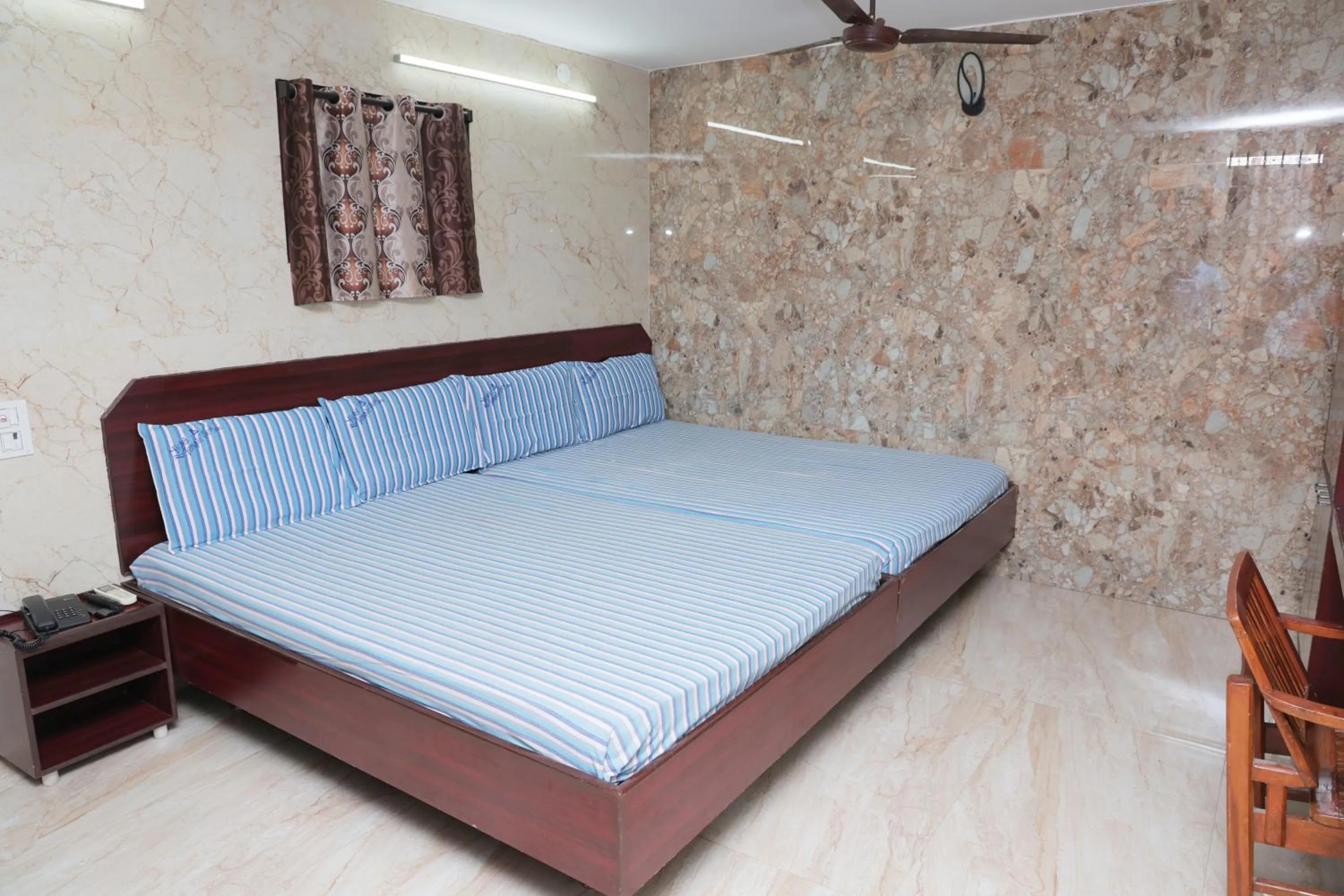 Bed in Hotel Temple View